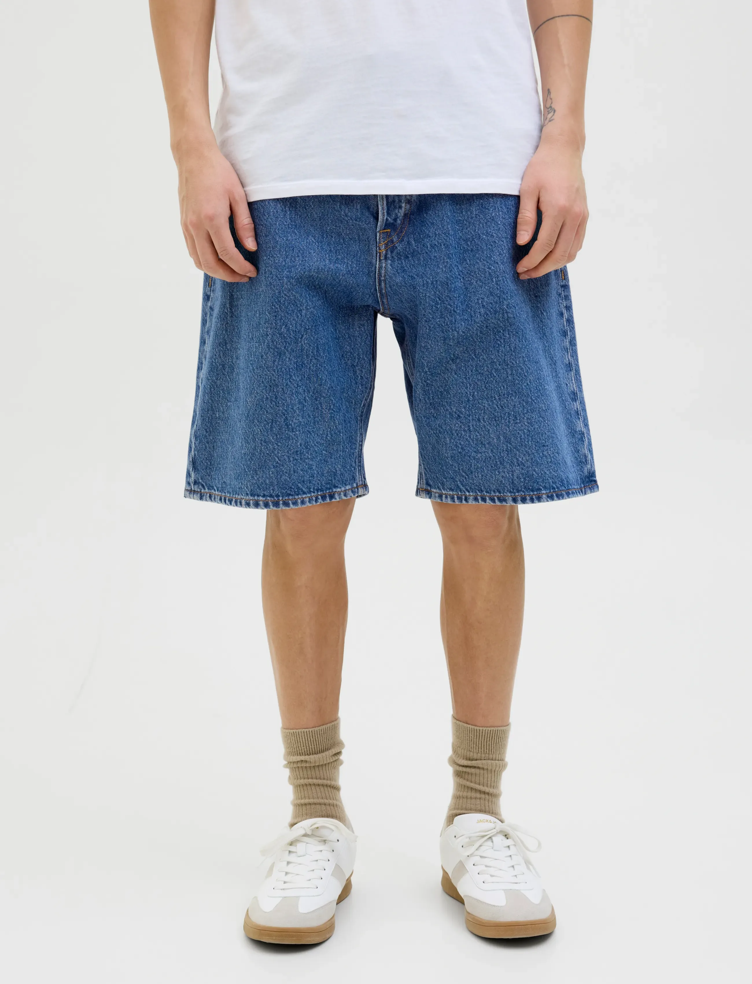 Jack & Jones JJIALEX JJCLASSIC SHORTS AM 300 SN - Shorts - BLUE DENIM / blue