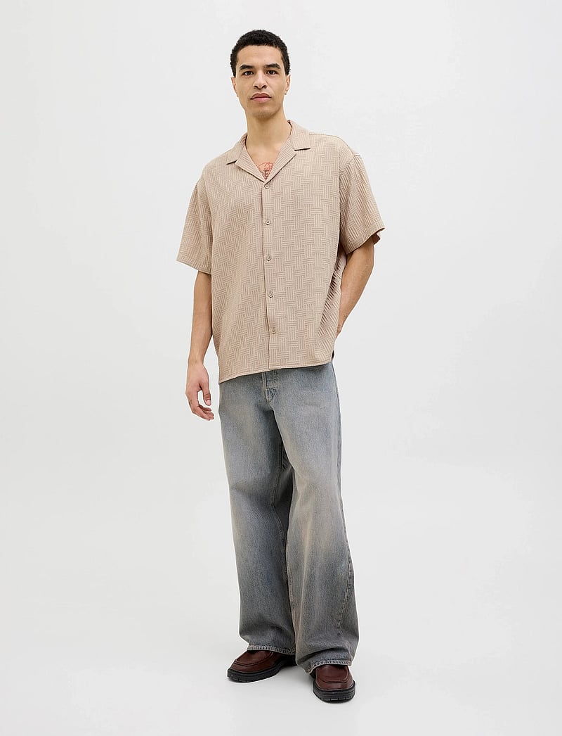 Jack & Jones - JJEMATTEO RESORT SHIRT SS SN - chemises à manches courtes - oxford tan - 4