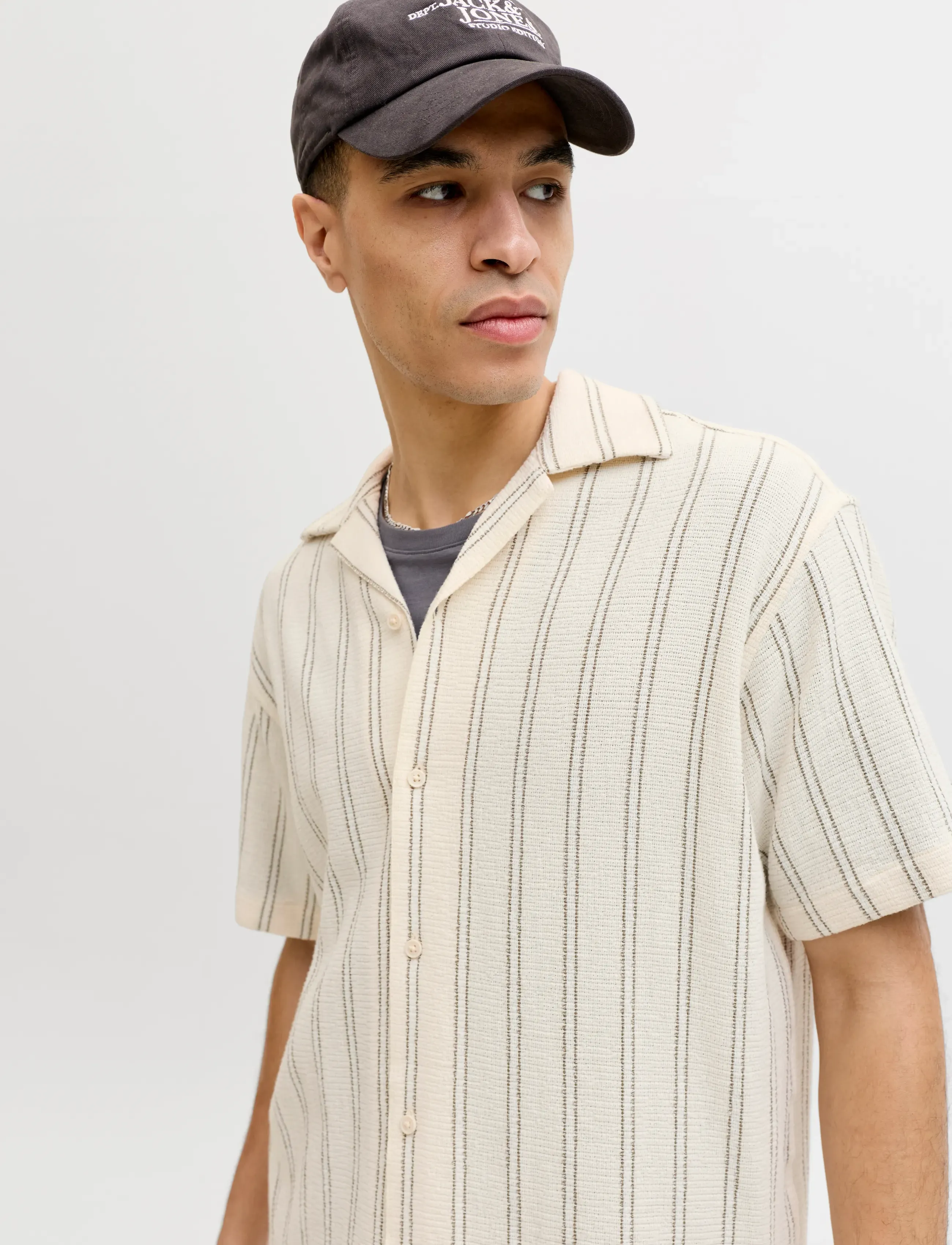 Jack & Jones - JJECOBA STRIPE RESORT SHIRT SS SN - short-sleeved shirts - antique white - 5