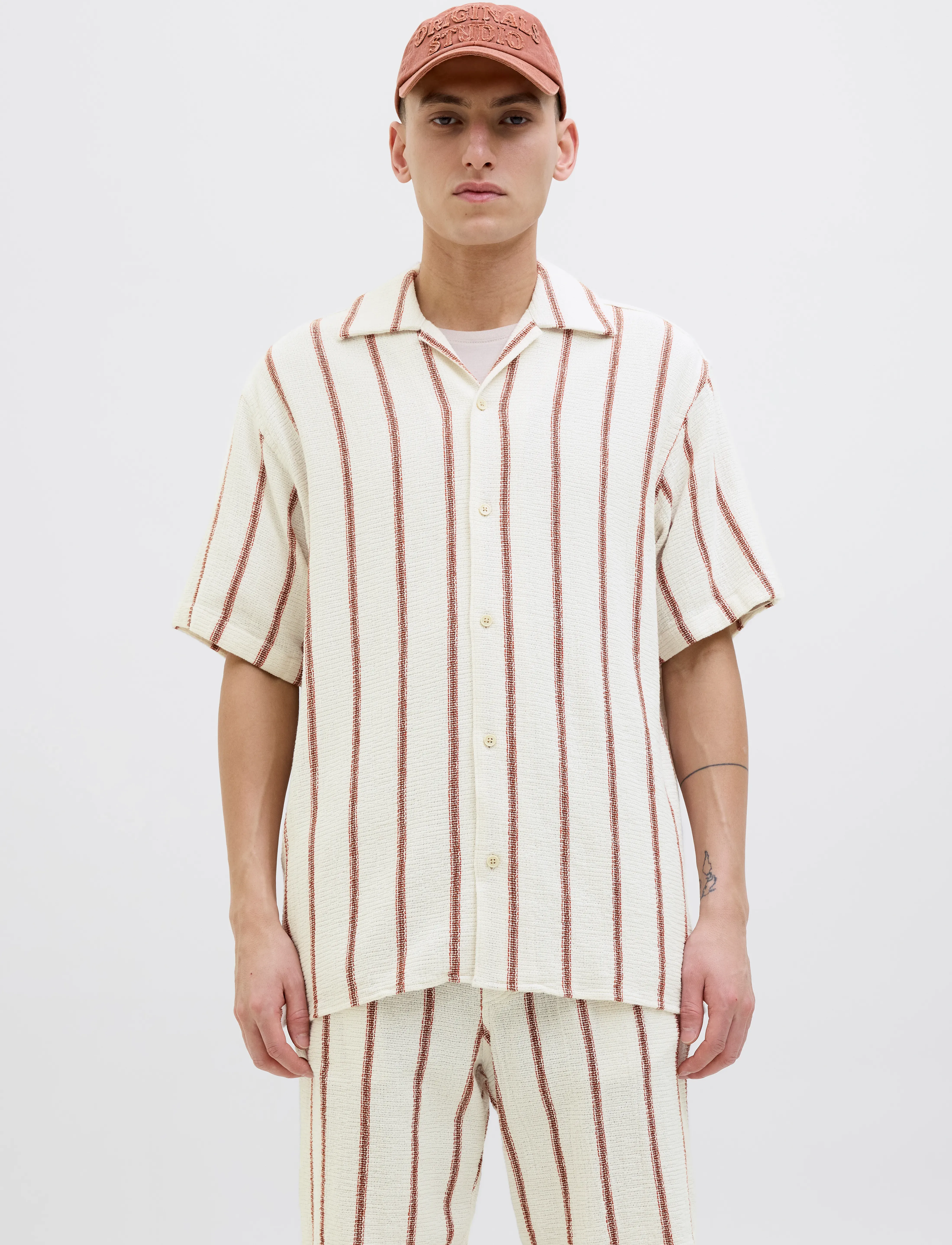 Jack & Jones JJECOBA STRIPE RESORT SHIRT SS SN - Casual shirts - ARABIAN SPICE / beige