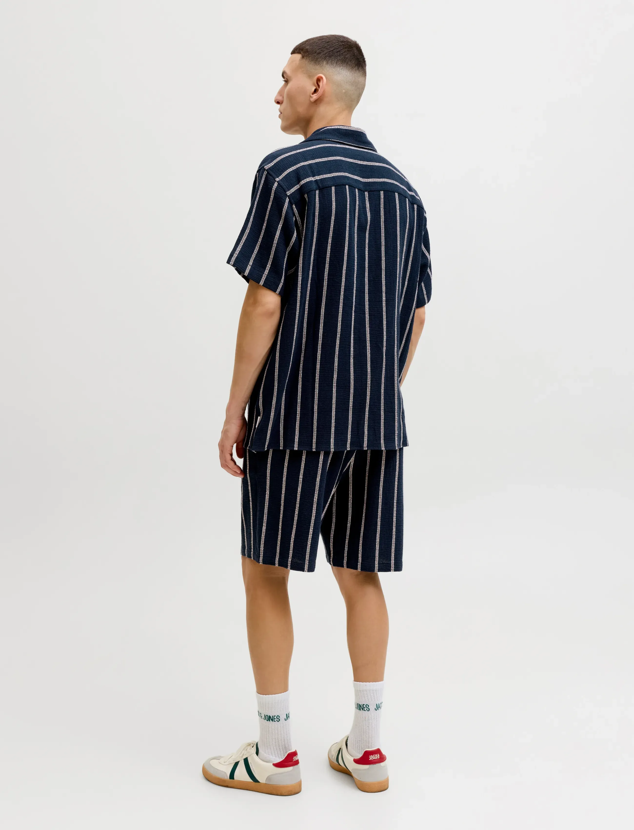 Jack & Jones - JJECOBA STRIPE RESORT SHIRT SS SN - kortærmede skjorter - sky captain - 2