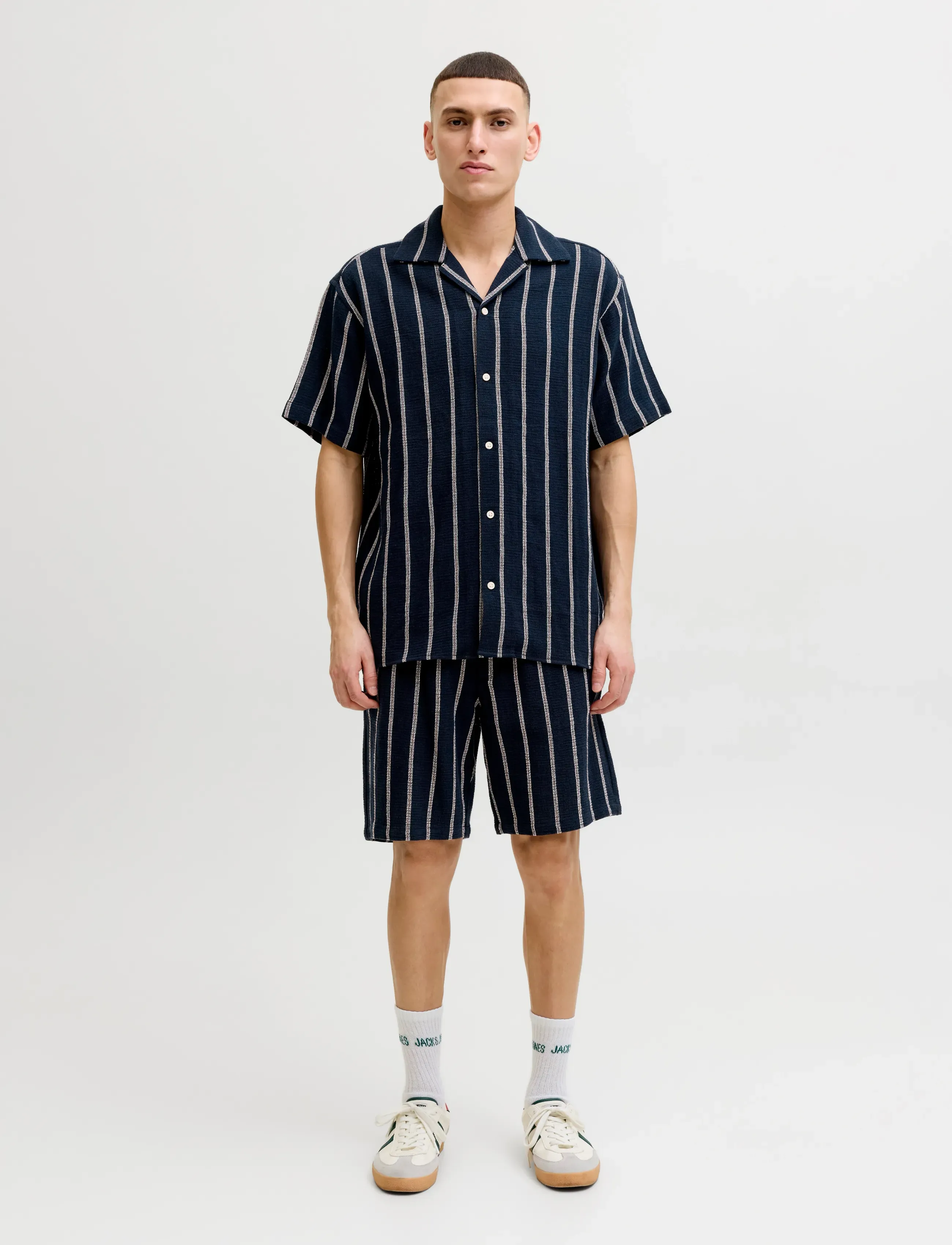 Jack & Jones - JJECOBA STRIPE RESORT SHIRT SS SN - kortærmede skjorter - sky captain - 3