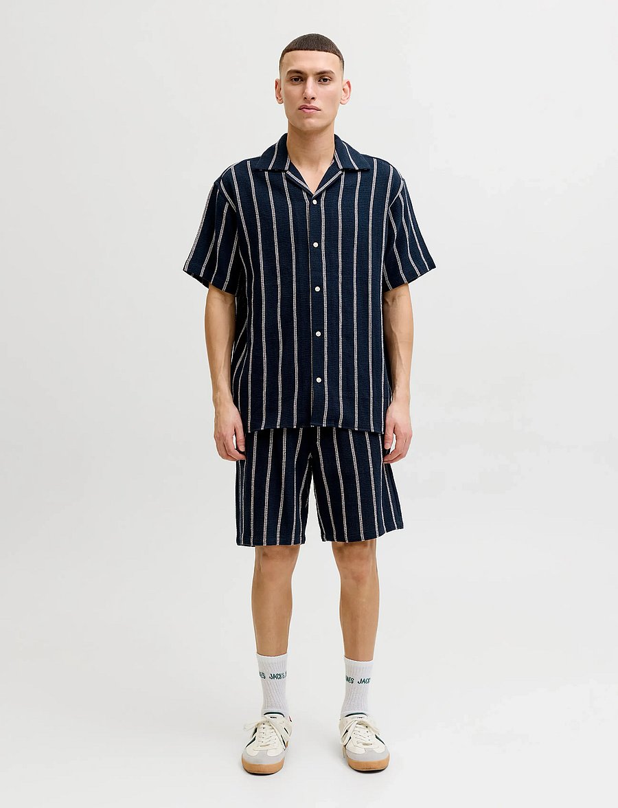 Jack & Jones - JJECOBA STRIPE RESORT SHIRT SS SN - kortærmede skjorter - sky captain - 3