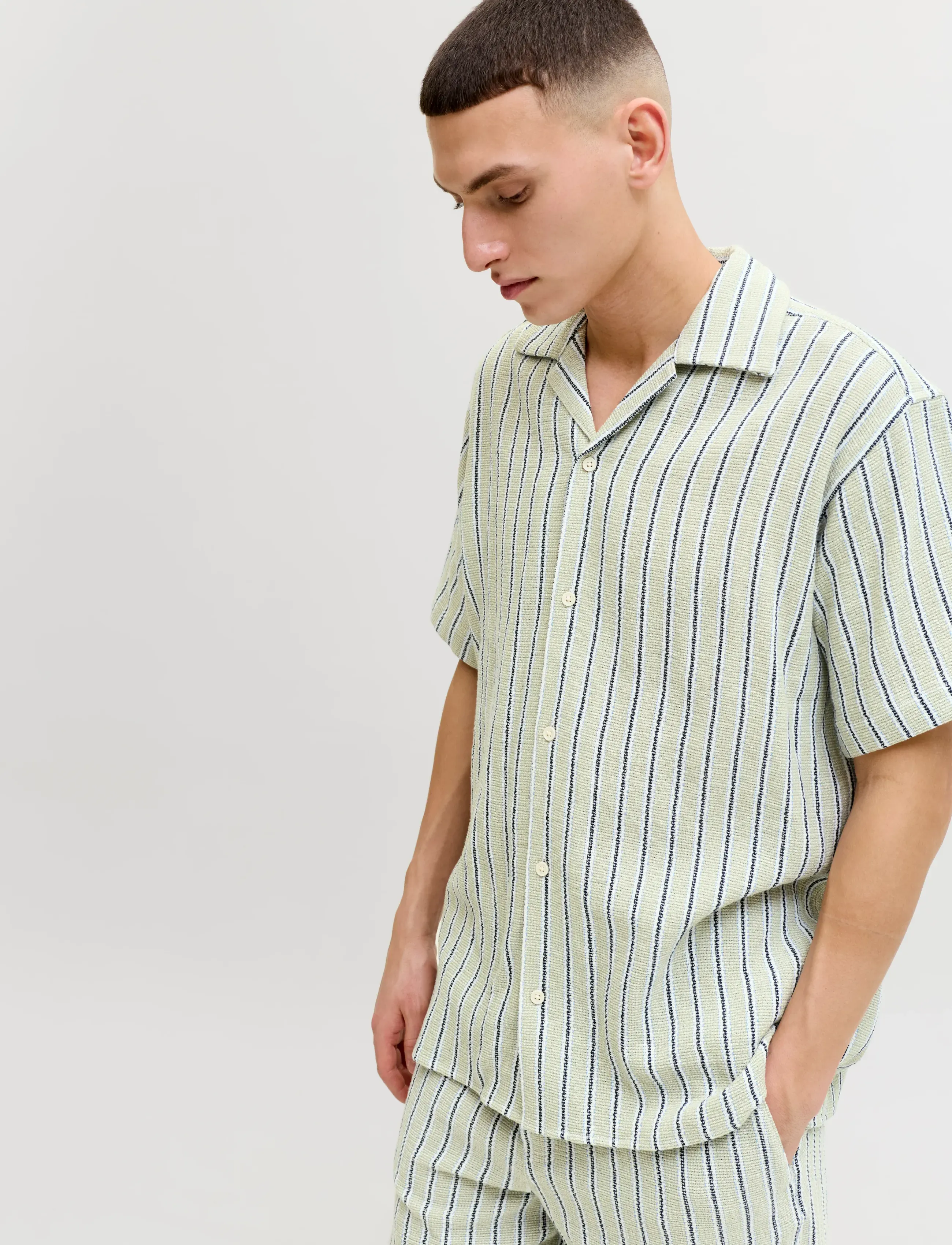 Jack & Jones - JJECOBA STRIPE RESORT SHIRT SS SN - kortærmede skjorter - tea - 5