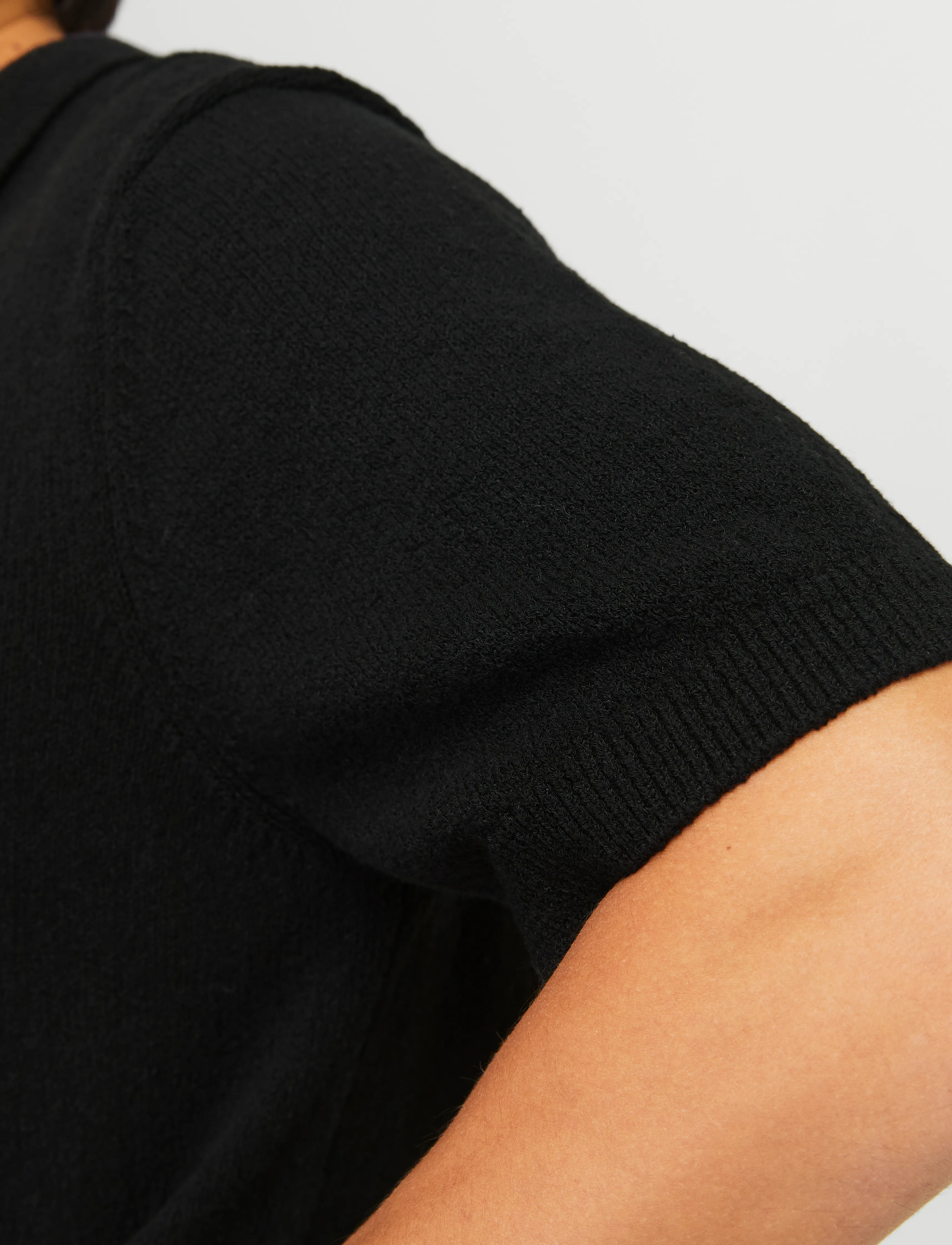 Jack & Jones - JPRCCWILDER KNIT SPLIT NECK - kootud polosärgid - black - 4