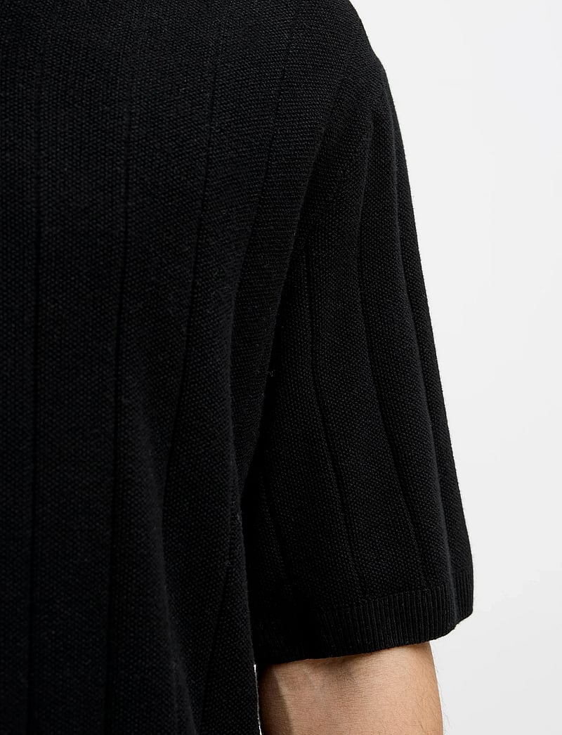 Jack & Jones - JORVARENNA KNIT SS SPLIT NECK - kortärmade pikéer - black - 4