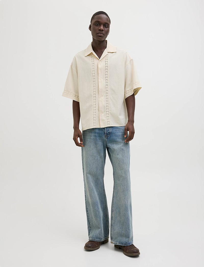 Jack & Jones - JORMARRAKECH DETAIL SHIRT SS - lühikeste varrukatega särgid - antique white - 3