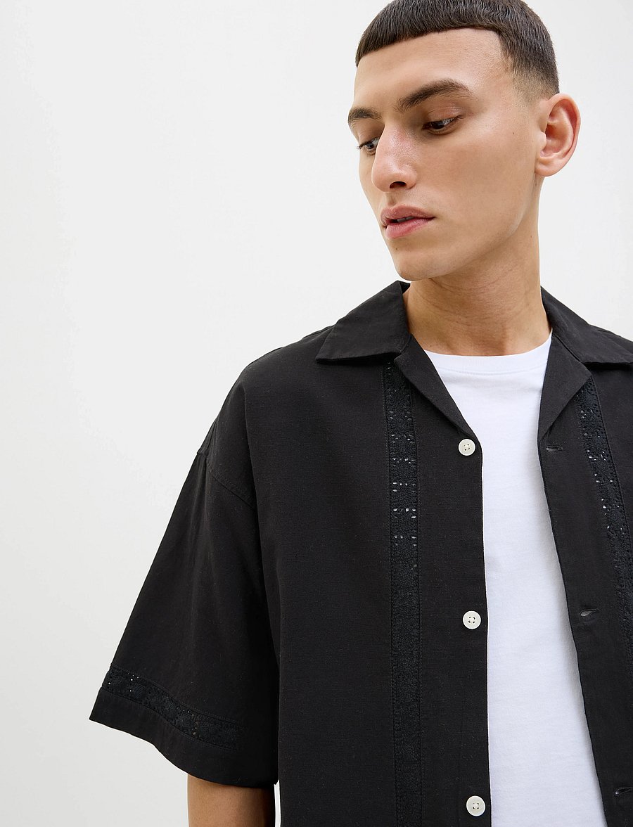 Jack & Jones - JORMARRAKECH DETAIL SHIRT SS - kurzarmhemden - black - 5