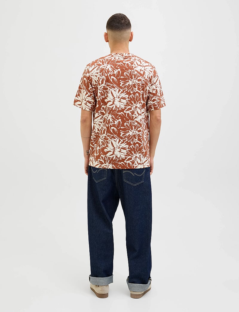 Jack & Jones - JORSPLIT AOP TEE SS CREW NECK LN - kurzärmelig - arabian spice - 2