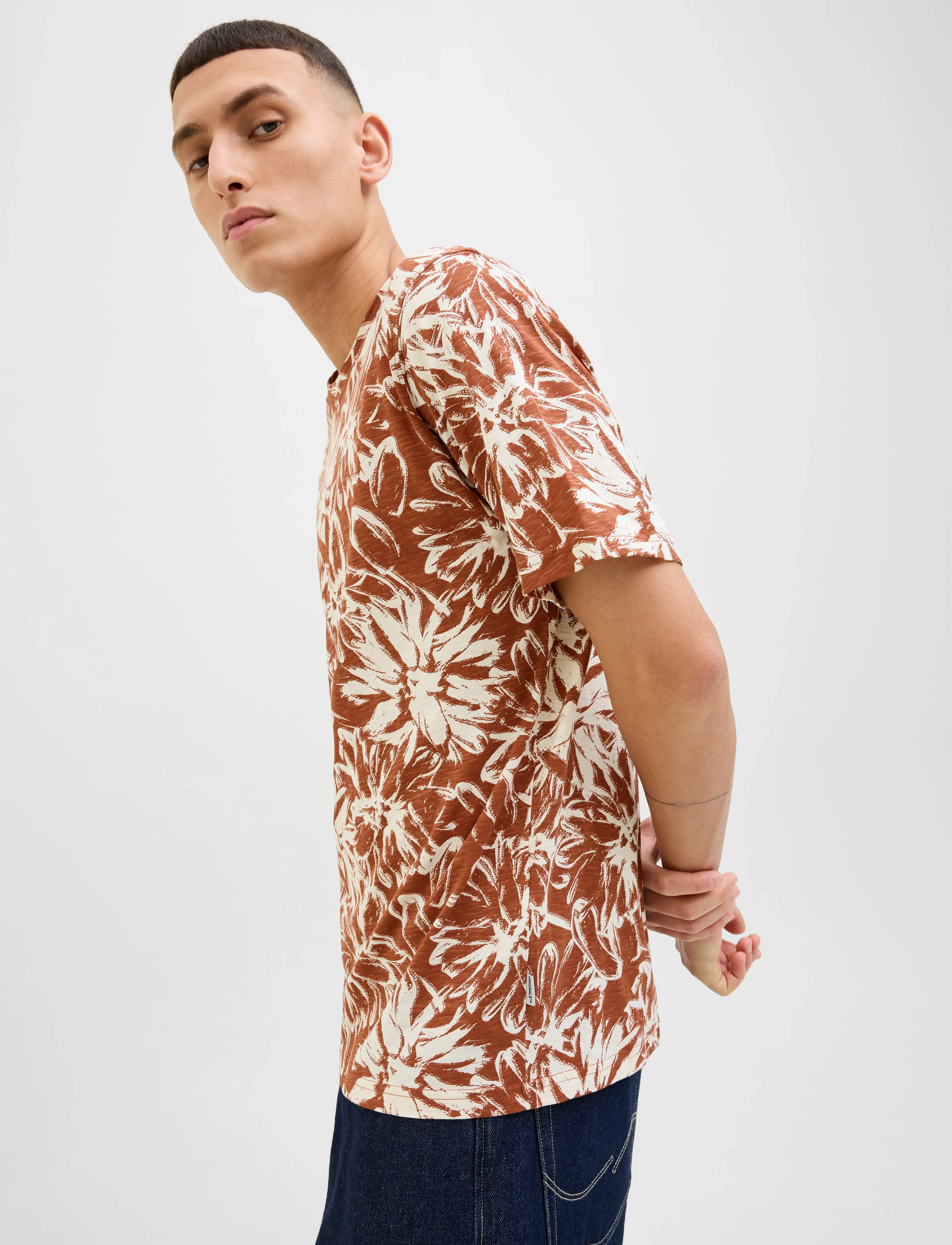 JACK & JONES Jorsplit Aop Tee Ss Crew Neck Ln t-shirts med tryck herr – bild 6