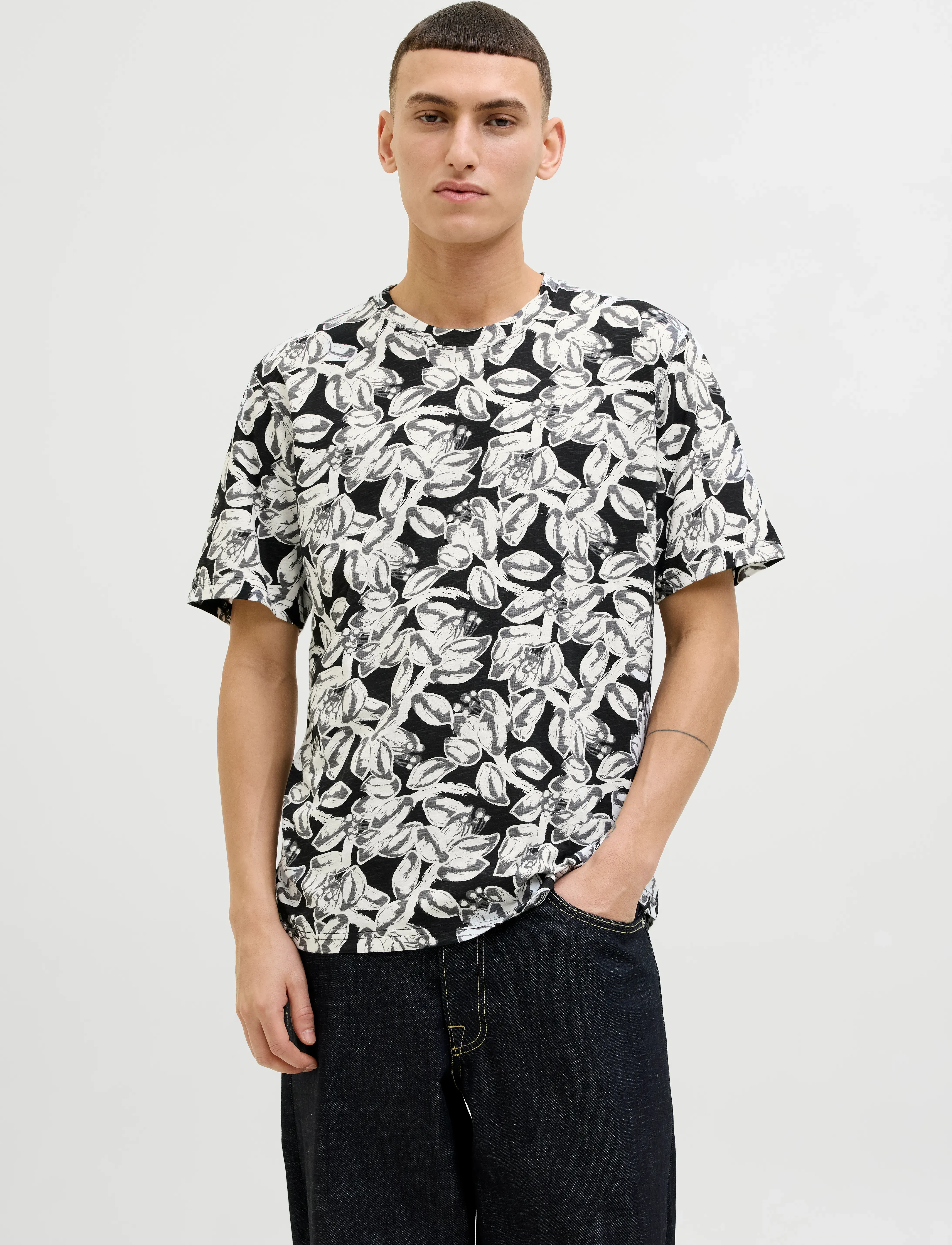 Jack & Jones JORSPLIT AOP TEE SS CREW NECK LN - Kollektionen - BLACK / black