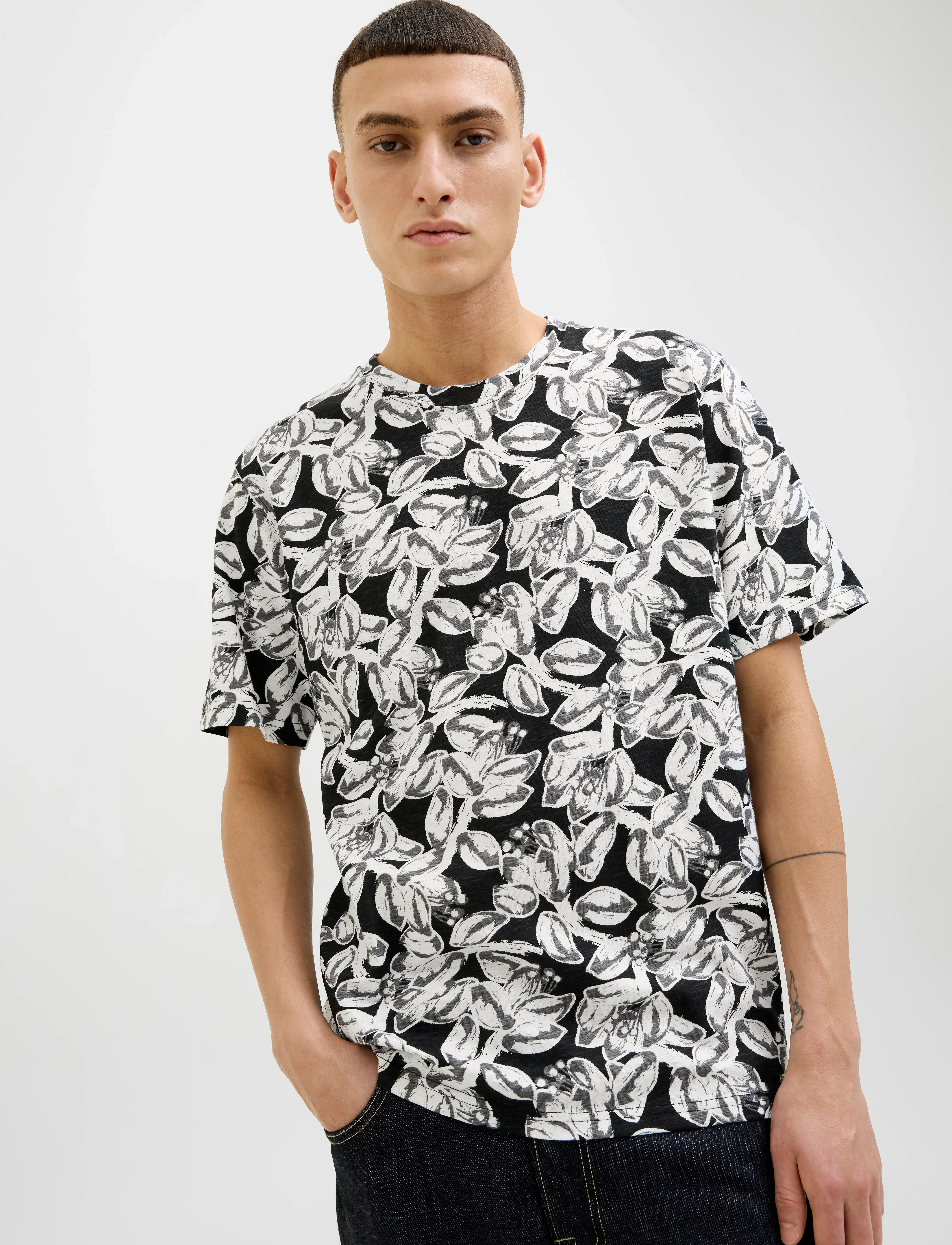 JACK & JONES Jorsplit Aop Tee Ss Crew Neck Ln t-shirts med tryck herr – bild 6