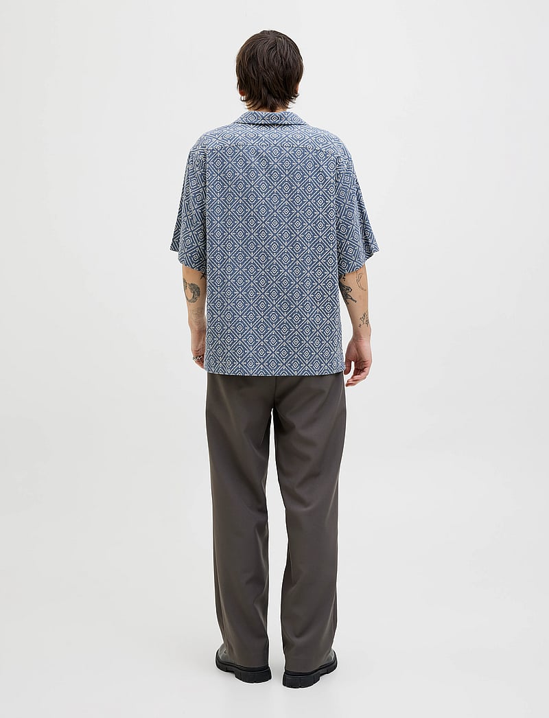 Jack & Jones - JPRBLUVINCENT PRINT RESORT S/S SHIRT SN - kortärmade skjortor - bering sea - 2