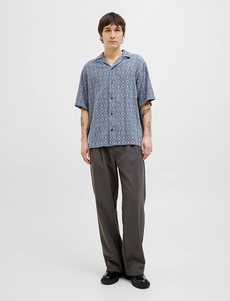 Jack & Jones - JPRBLUVINCENT PRINT RESORT S/S SHIRT SN - kortärmade skjortor - bering sea - 3