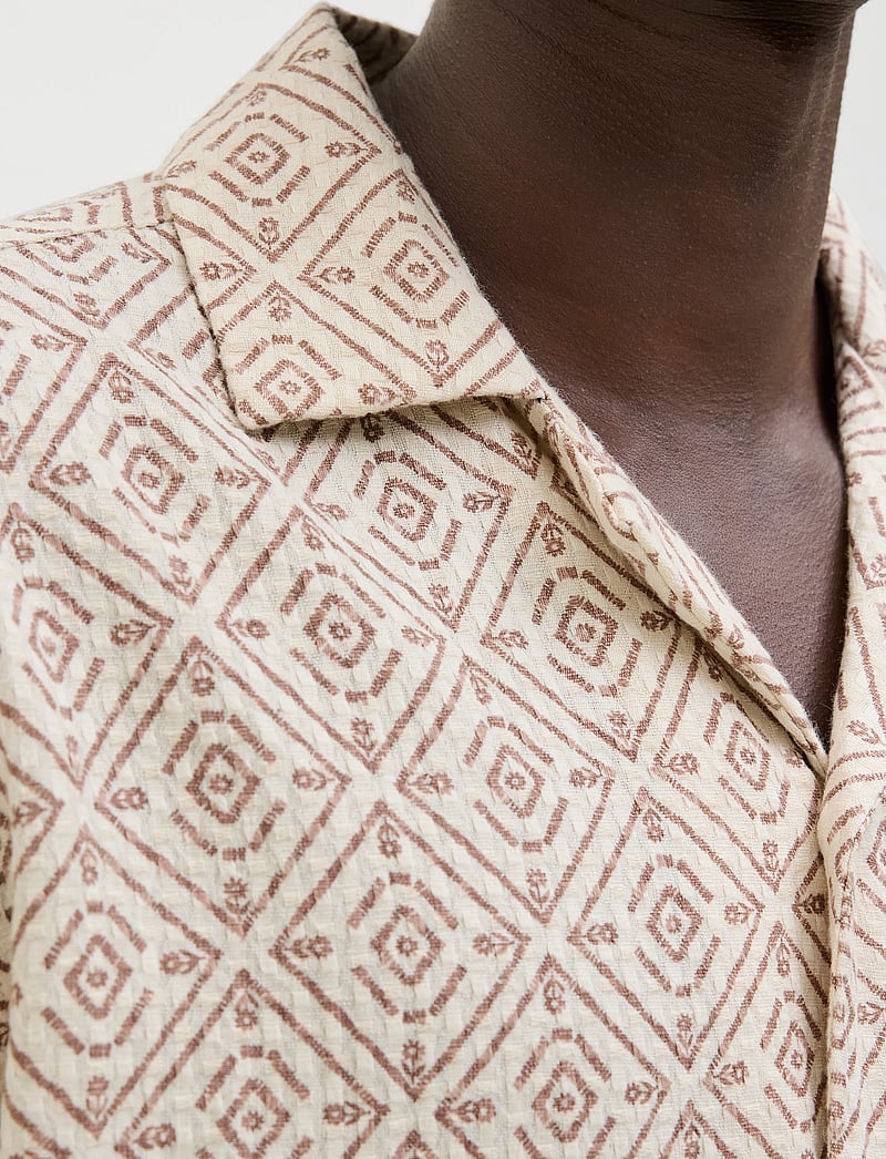 Jack & Jones - JPRBLUVINCENT PRINT RESORT S/S SHIRT SN - kurzarmhemden - oatmeal - 4