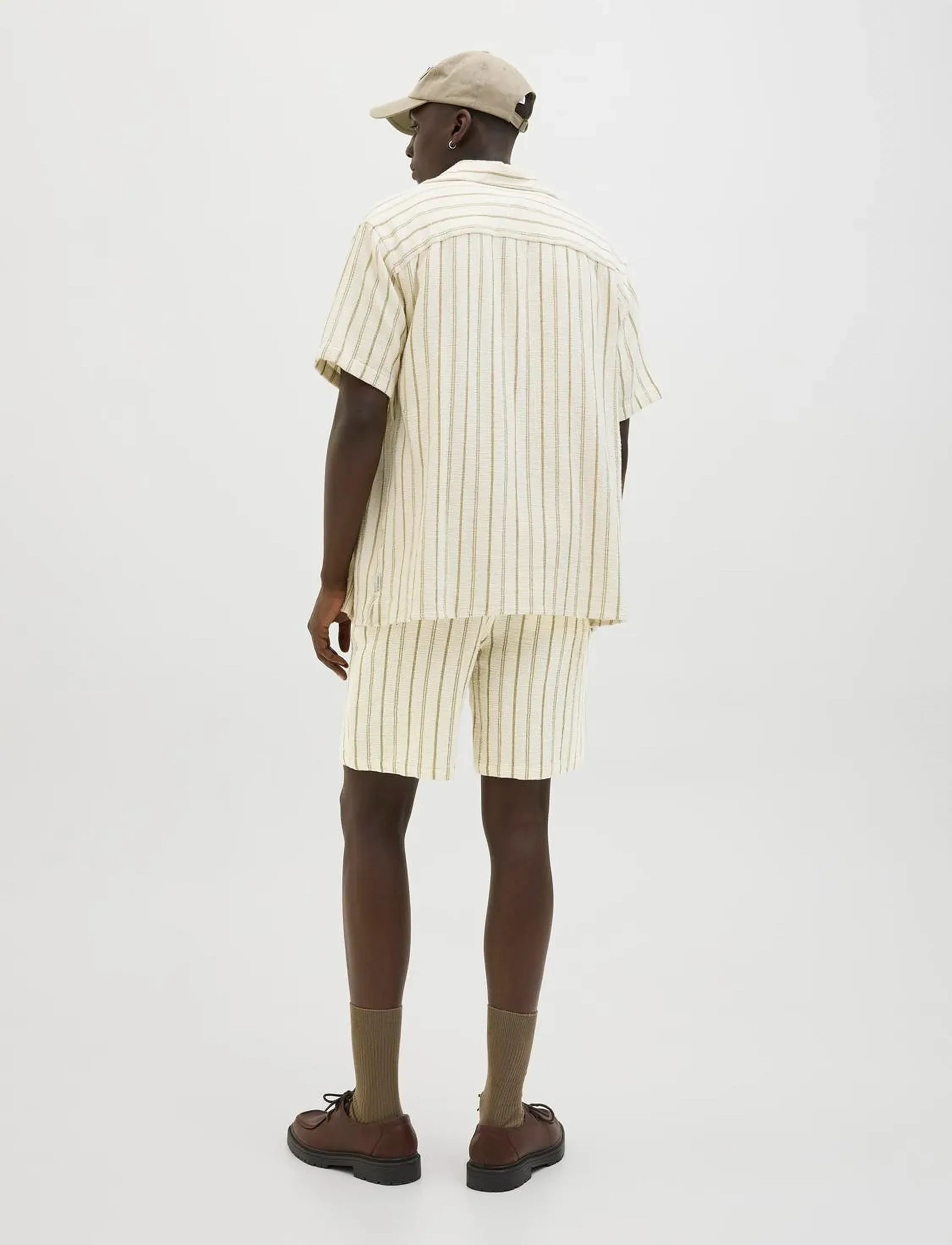 Jack & Jones JPSTJAIDEN COBA STRIPE JOG SHORTS REG LN - Kleidung - CEDAR / cream