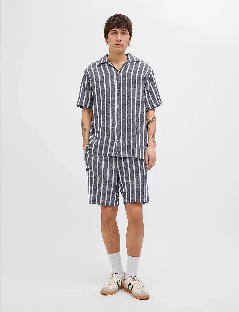 Jack & Jones - JPSTJAIDEN COBA STRIPE JOG SHORTS REG SN - casual shorts - ocean cavern - 3