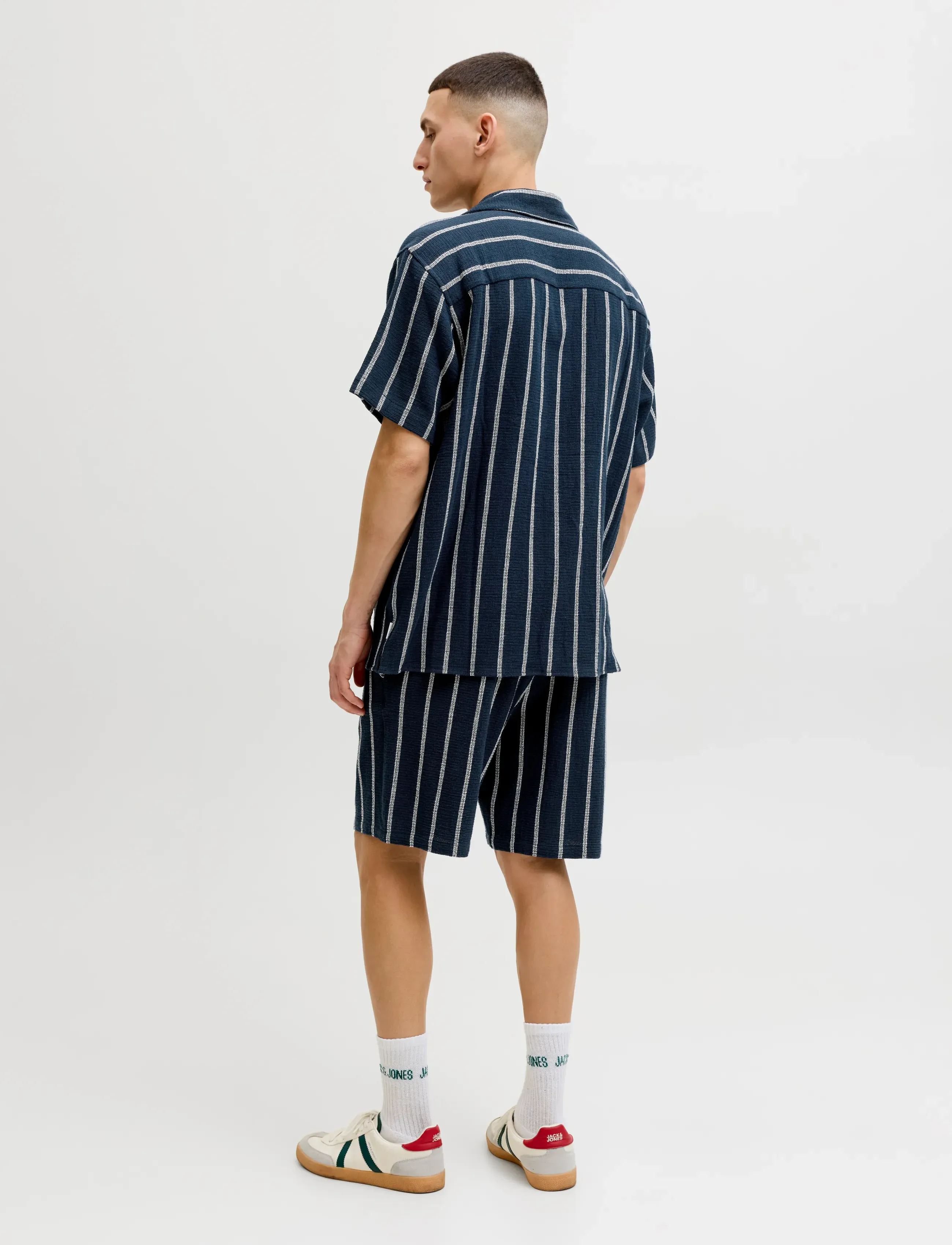Jack & Jones - JPSTJAIDEN COBA STRIPE JOG SHORTS REG SN - krótkie spodenki - sky captain - 3