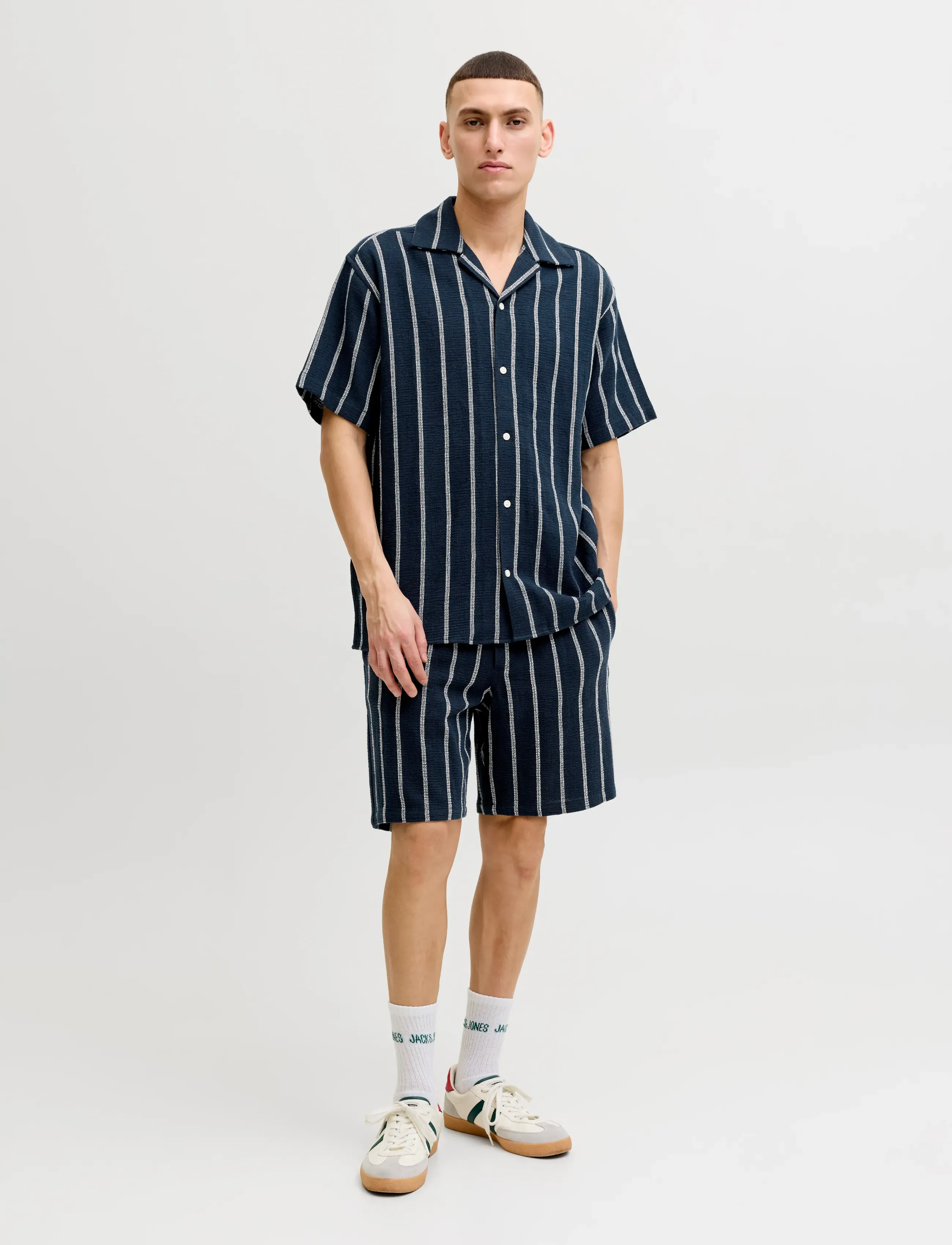 Jack & Jones - JPSTJAIDEN COBA STRIPE JOG SHORTS REG SN - casual shorts - sky captain - 4