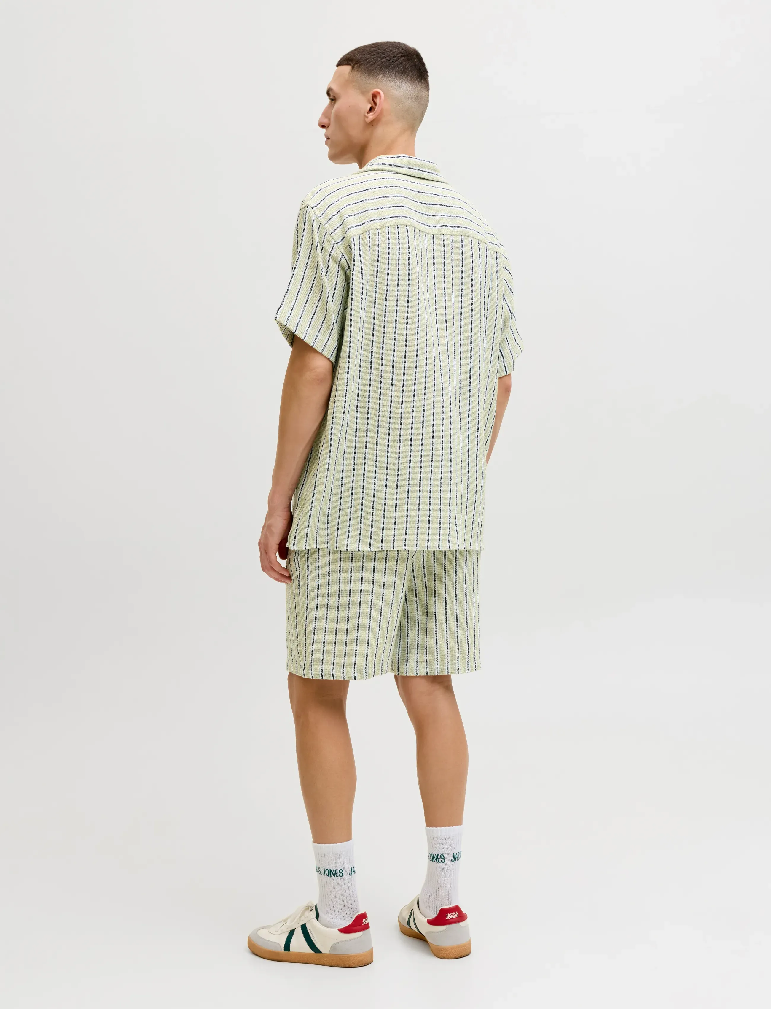 Jack & Jones - JPSTJAIDEN COBA STRIPE JOG SHORTS REG SN - lühikesed vabaajapüksid - tea - 3