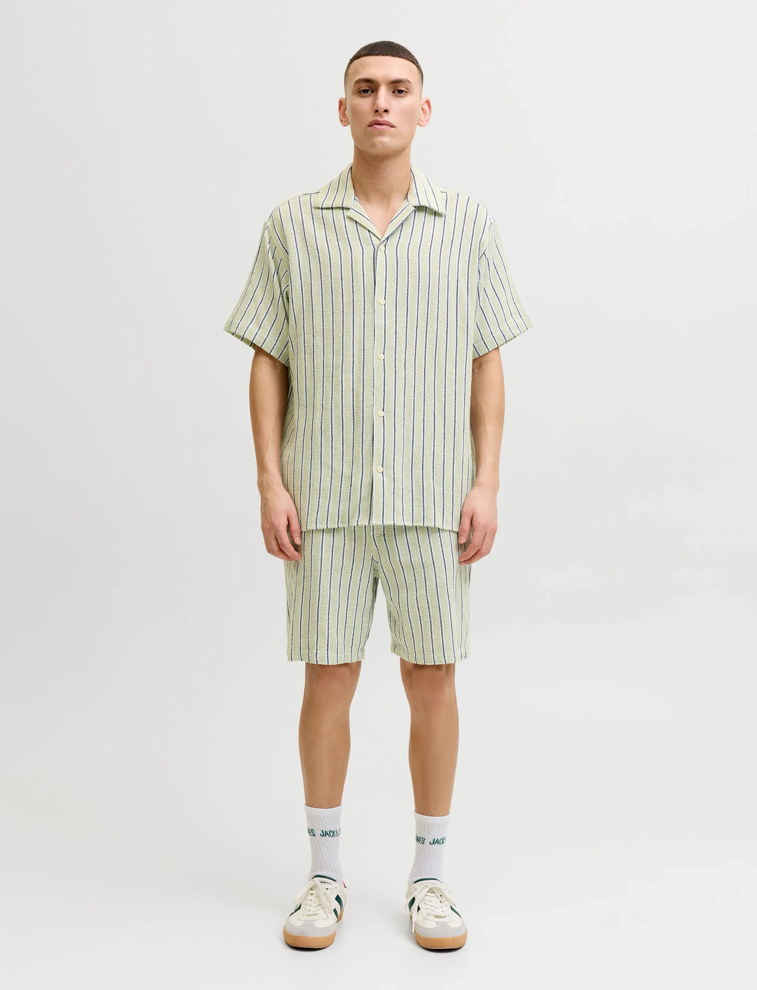 Jack & Jones - JPSTJAIDEN COBA STRIPE JOG SHORTS REG SN - lühikesed vabaajapüksid - tea - 4