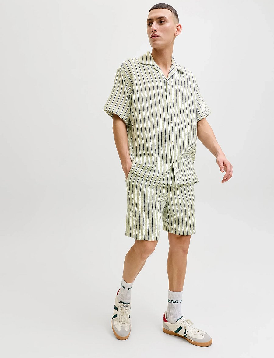 Jack & Jones - JPSTJAIDEN COBA STRIPE JOG SHORTS REG LN - casual shorts - tea - 5