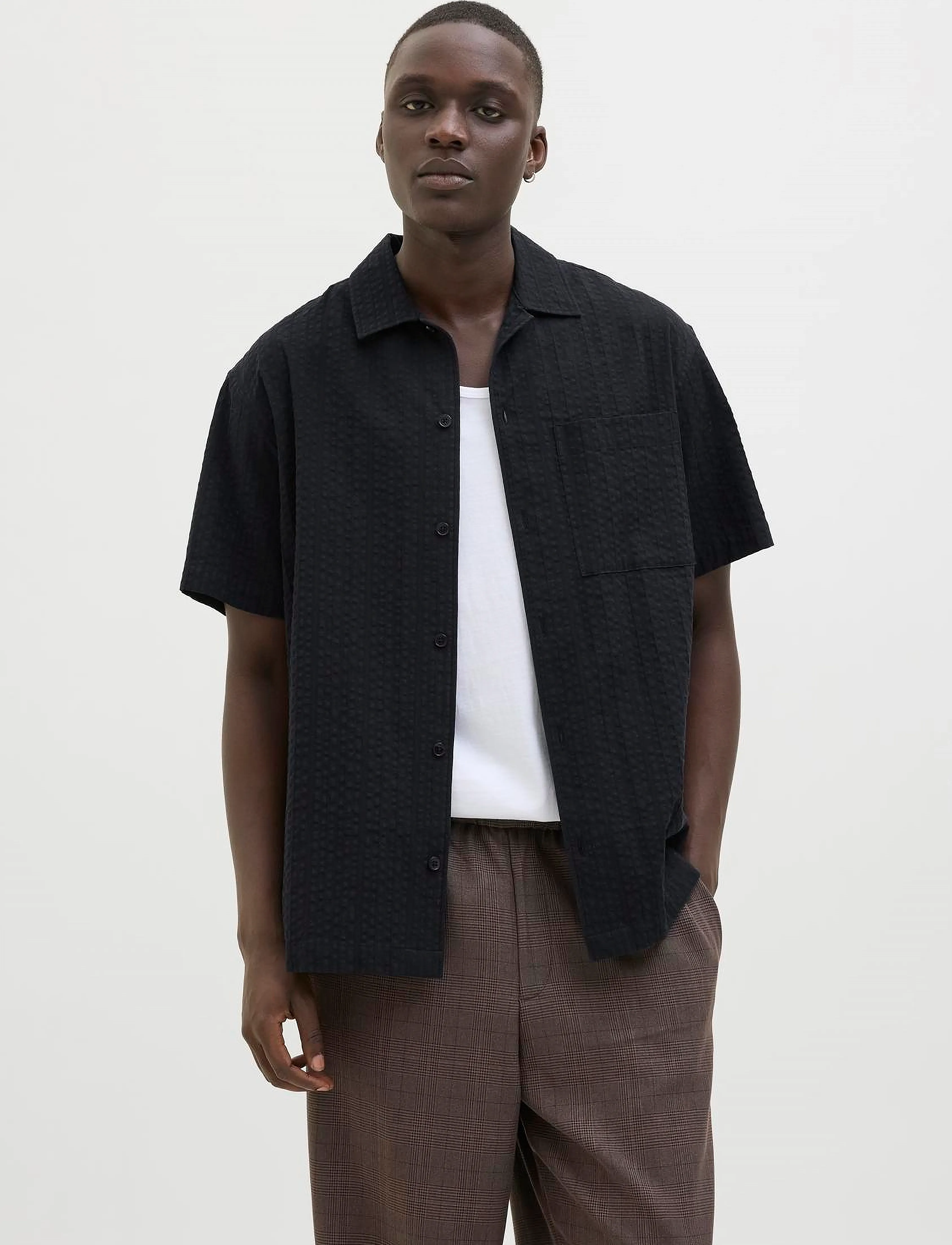 Jack & Jones JPRCCEASTON SEERSUCKER S/S SHIRT LN - Leinenhemden - BLACK BEAUTY / black