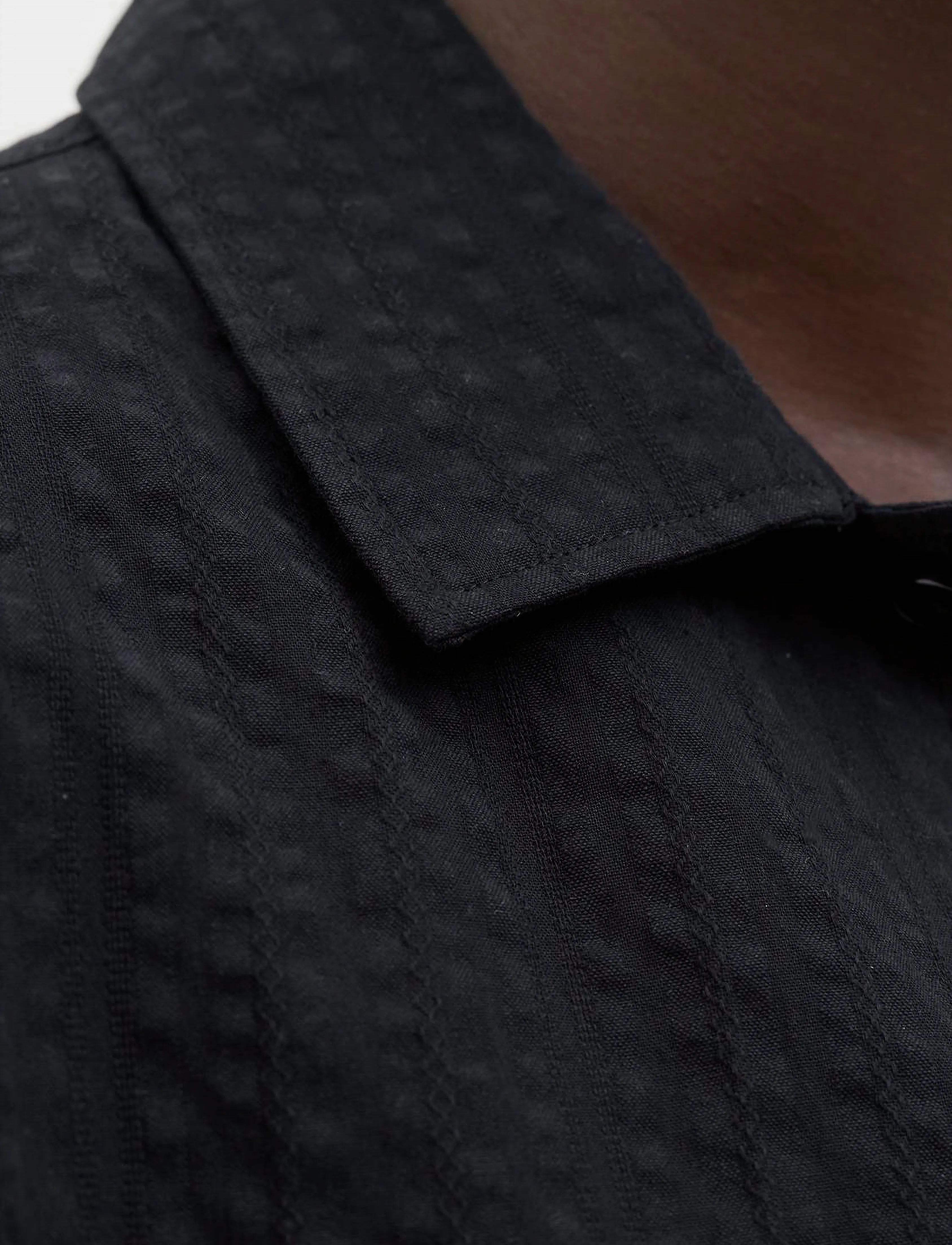 Jack & Jones - JPRCCEASTON SEERSUCKER S/S SHIRT LN - hørskjorter - black beauty - 2