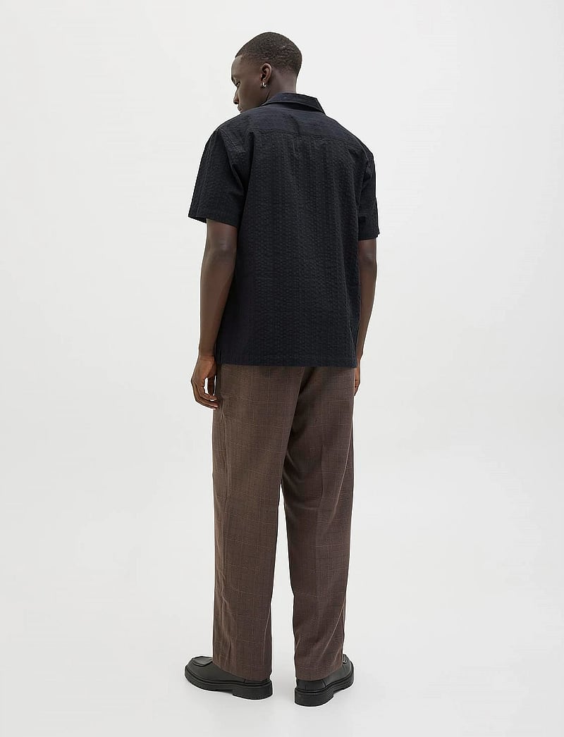 Jack & Jones - JPRCCEASTON SEERSUCKER S/S SHIRT LN - leinenhemden - black beauty - 5