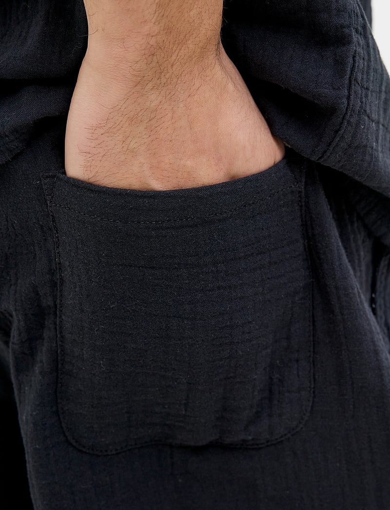 Jack & Jones - JPSTJAIDEN PATRAS JOGGER SHORT SRT - casual shorts - black - 4