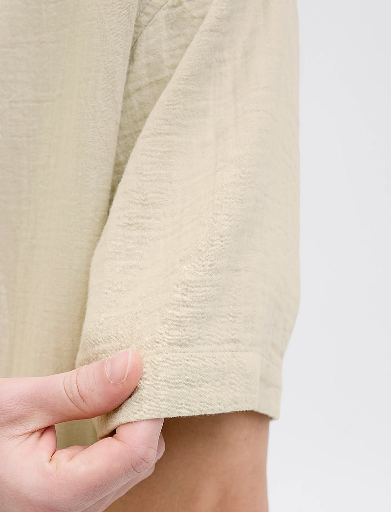 Jack & Jones - JOREASTER PATRAS RESORT SHIRT SS LN - chemises à manches courtes - safari - 3