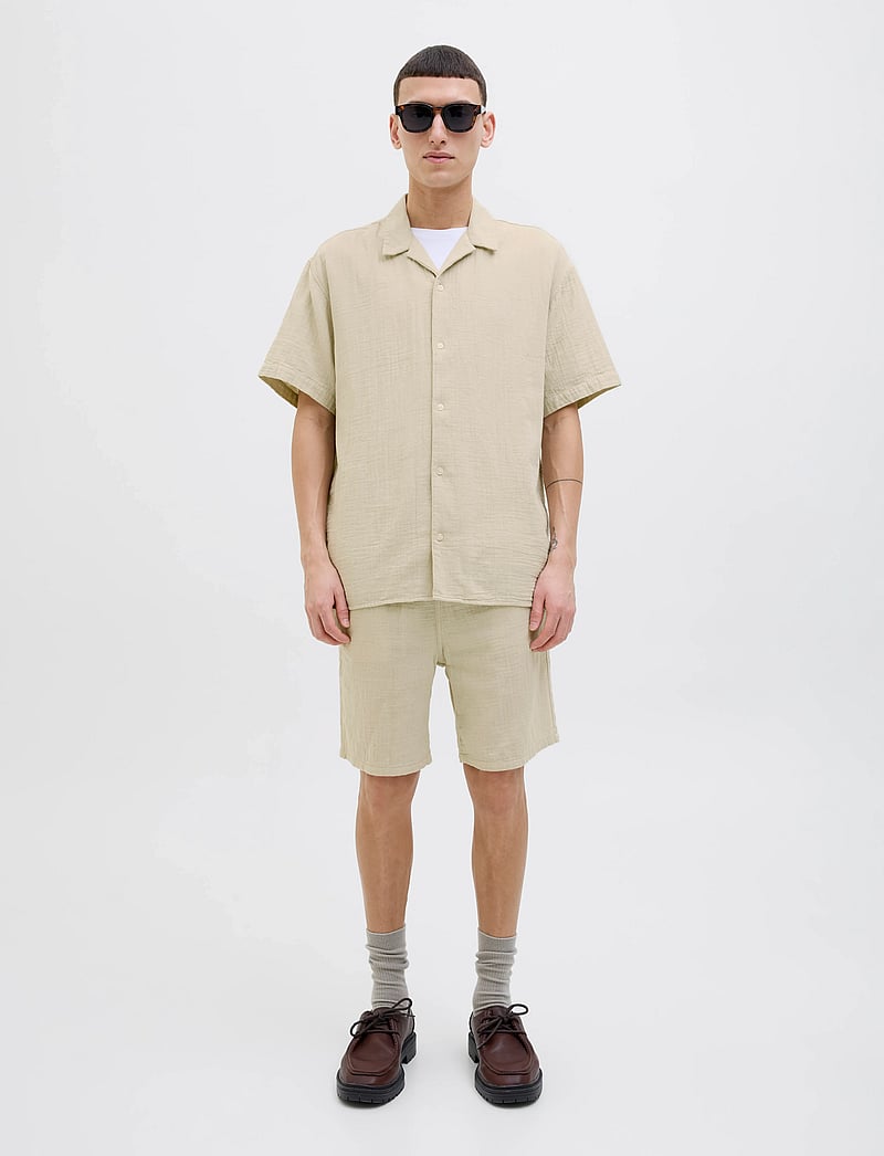 Jack & Jones - JOREASTER PATRAS RESORT SHIRT SS LN - chemises à manches courtes - safari - 5