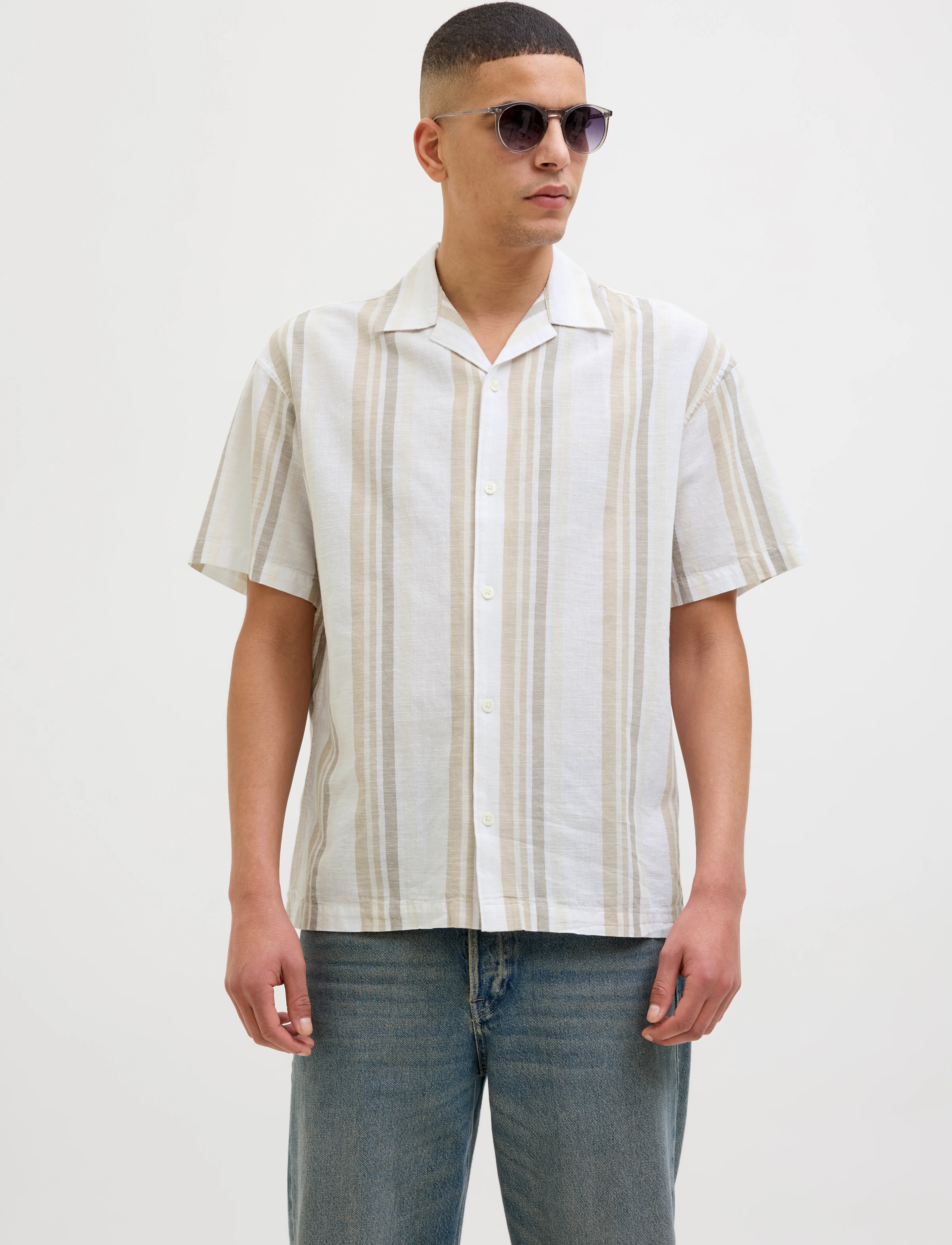 Jack & Jones JPRCCSUMMER STRIPE RESORT S/S SHIRT SN - Skjorter - TRAVERTINE / white