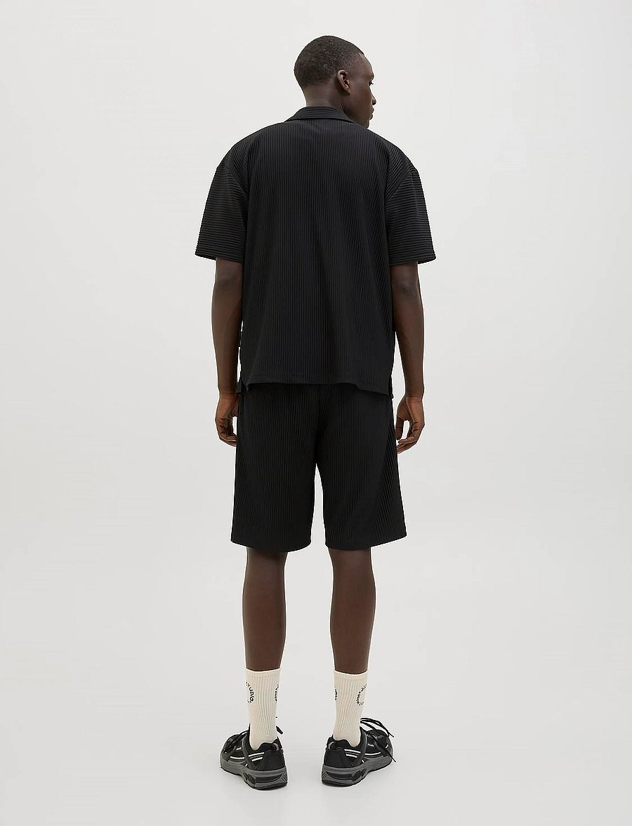 Jack & Jones - JCOINTERLUDE PLISSE SHIRT SS - kurzarmhemden - black - 4