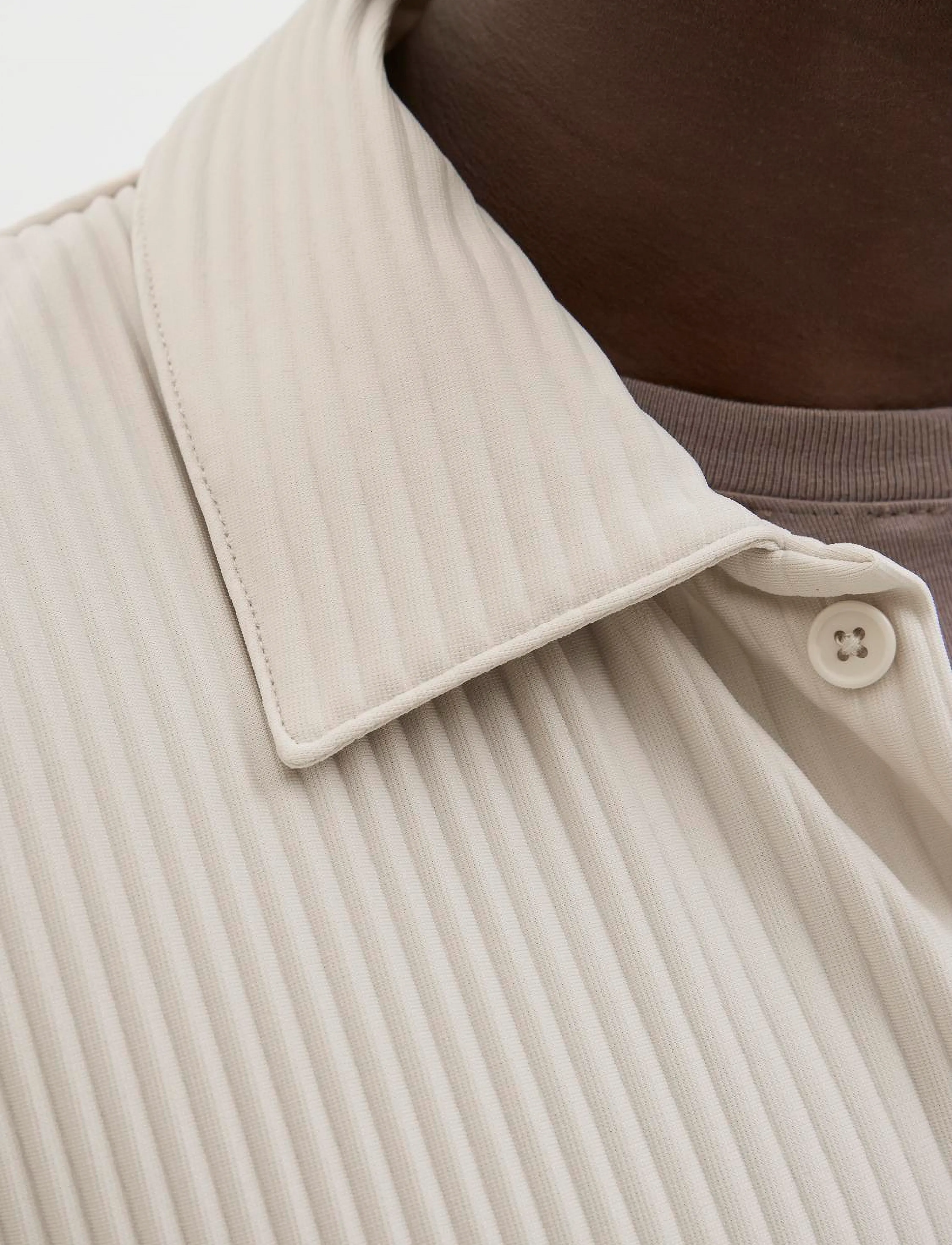 Jack & Jones - JCOINTERLUDE PLISSE SHIRT SS - kortærmede skjorter - moonbeam - 2