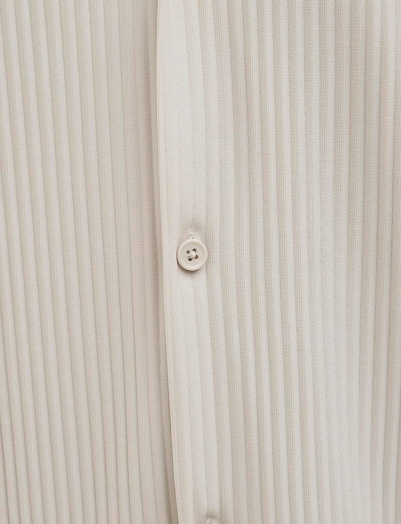 Jack & Jones - JCOINTERLUDE PLISSE SHIRT SS - kurzarmhemden - moonbeam - 3