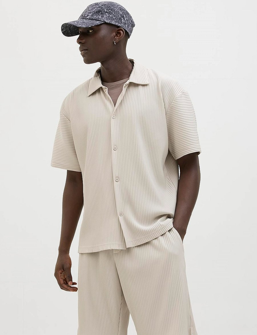 Jack & Jones - JCOINTERLUDE PLISSE SHIRT SS - kurzarmhemden - moonbeam - 4
