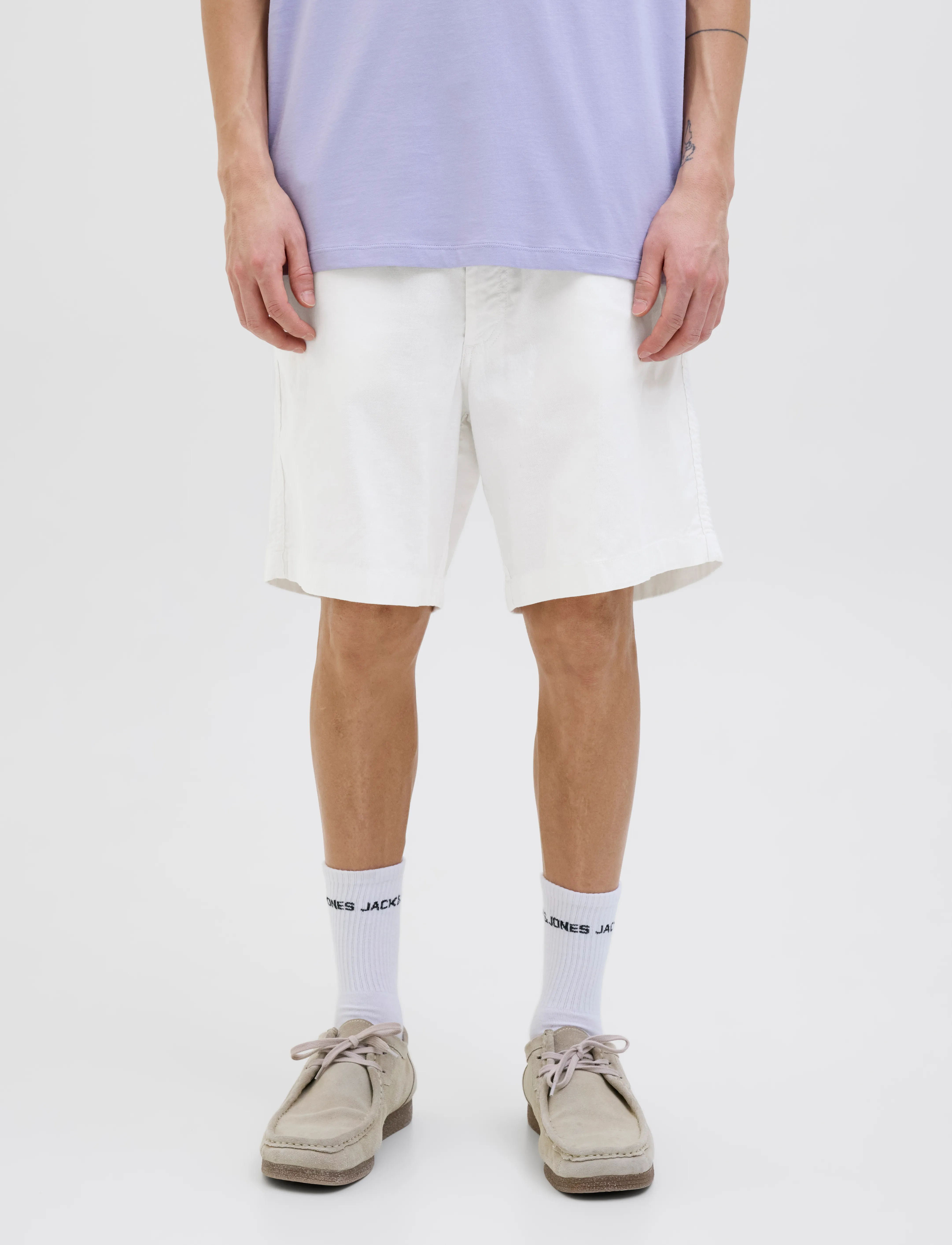 Jack & Jones JPSTJAIDEN CAMPAIGN HYBRIDBONDISHORT SRT - Lühikesed püksid - WHITE / white