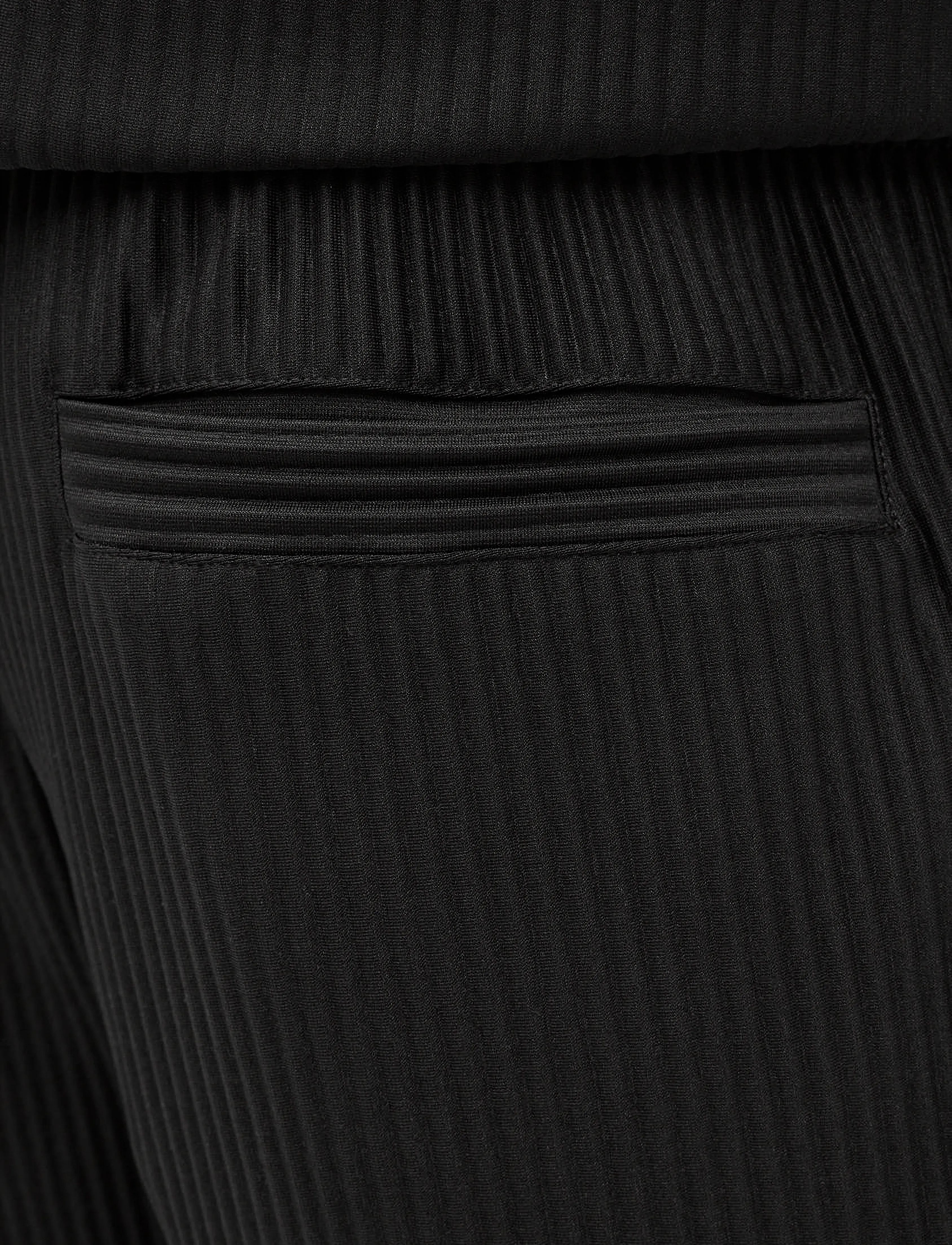 Jack & Jones - JPSTKARL INTERLUDE PLISSE SHORTS MID - lühikesed dressipüksid - black - 5