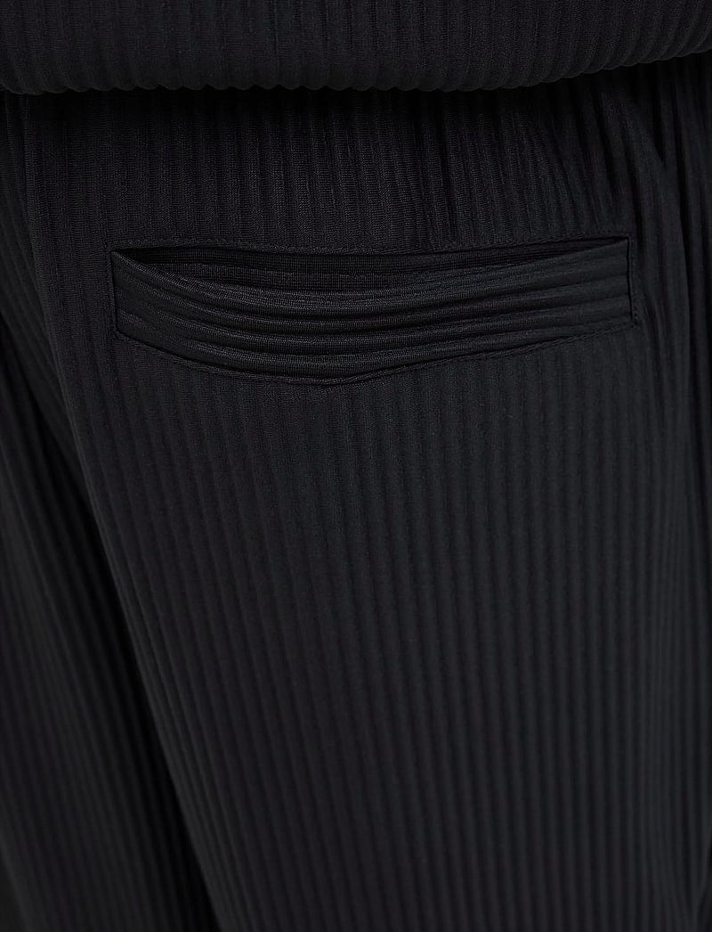 Jack & Jones - JPSTKARL INTERLUDE PLISSE SWEAT PANTS - kollektsioonid - black - 3