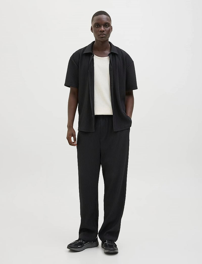 Jack & Jones - JPSTKARL INTERLUDE PLISSE SWEAT PANTS - kollektsioonid - black - 4