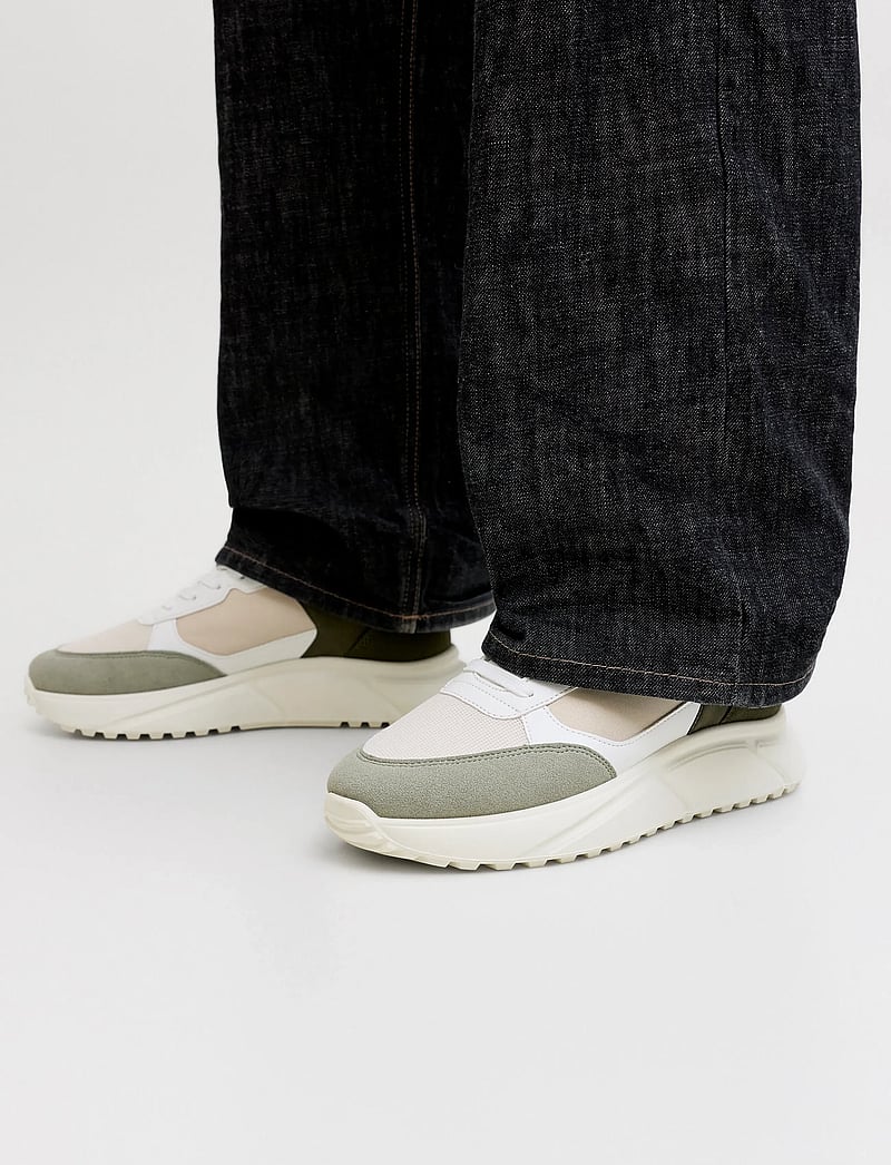 Jack & Jones - JFWASPIRE PU RUNNER NOOS - madala säärega tossud - white - 0