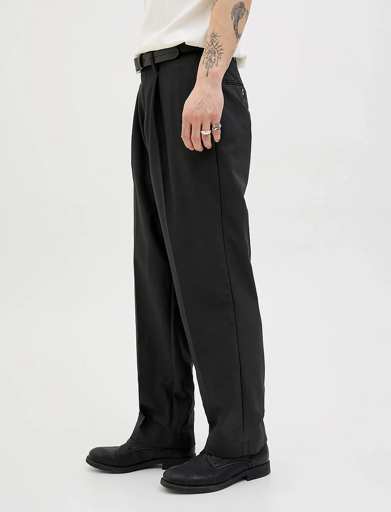 Jack & Jones - JPRCCKARL JJCAMERON PLEATED CHINO NOOS - chinos - black - 5