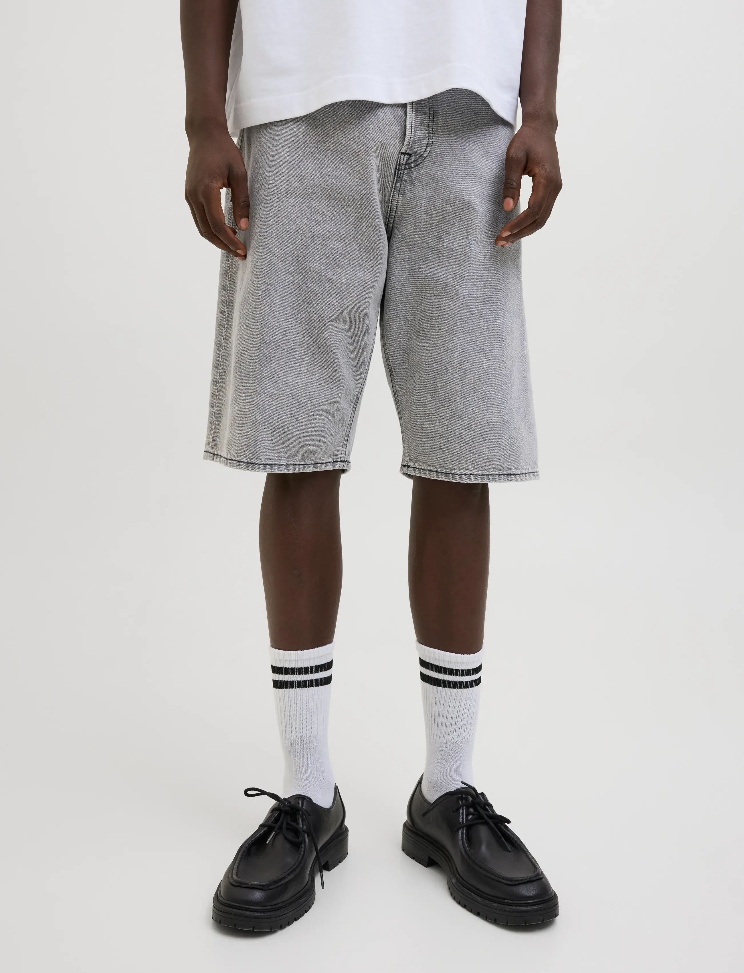 Jack & Jones - JJIRON JJORIGINAL SHORTS SQ 730 SN - jorts - grey denim - 0