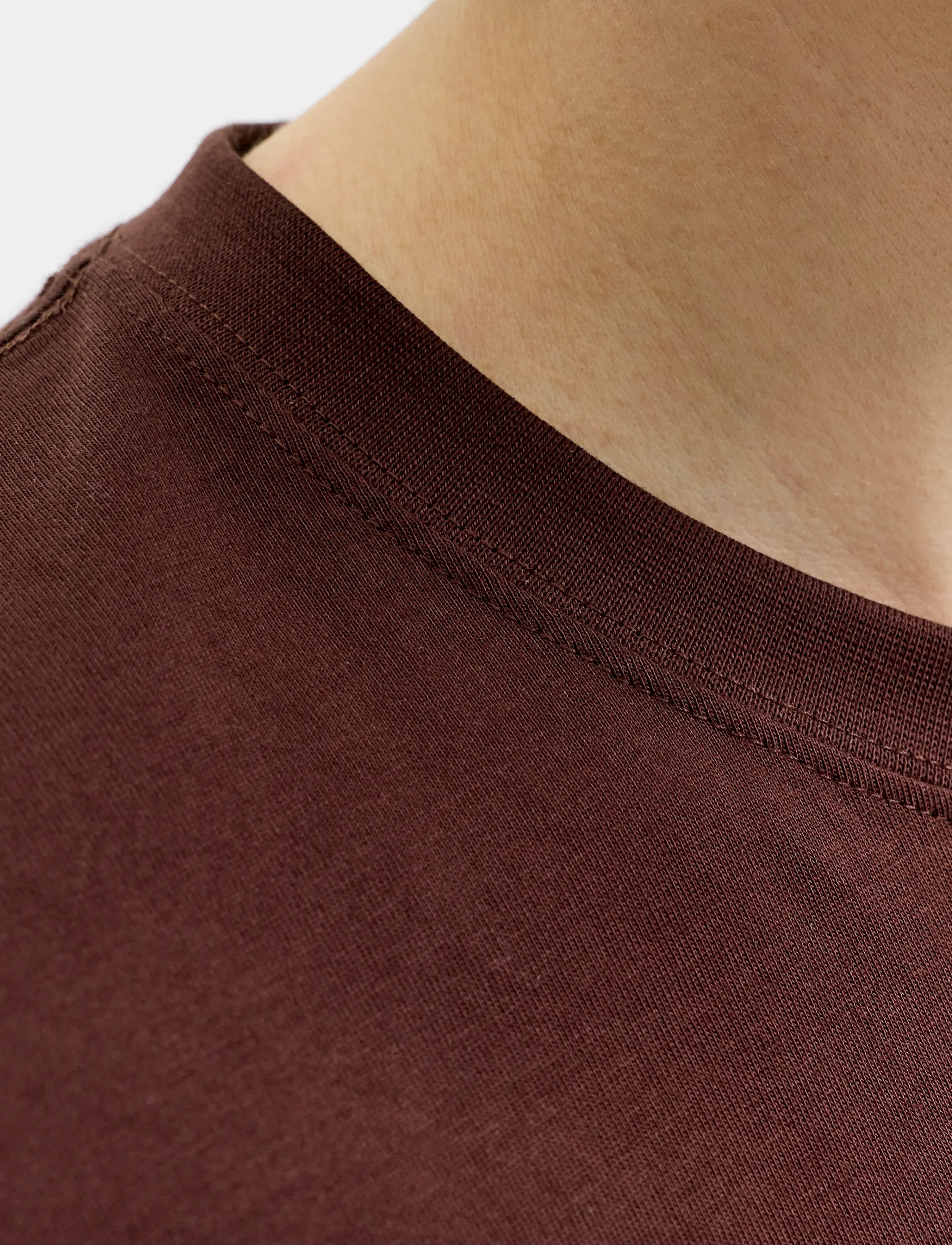 Jack & Jones - JJESOHO TEE SS CREW NECK NOOS - short-sleeved t-shirts - bitter chocolate - 4