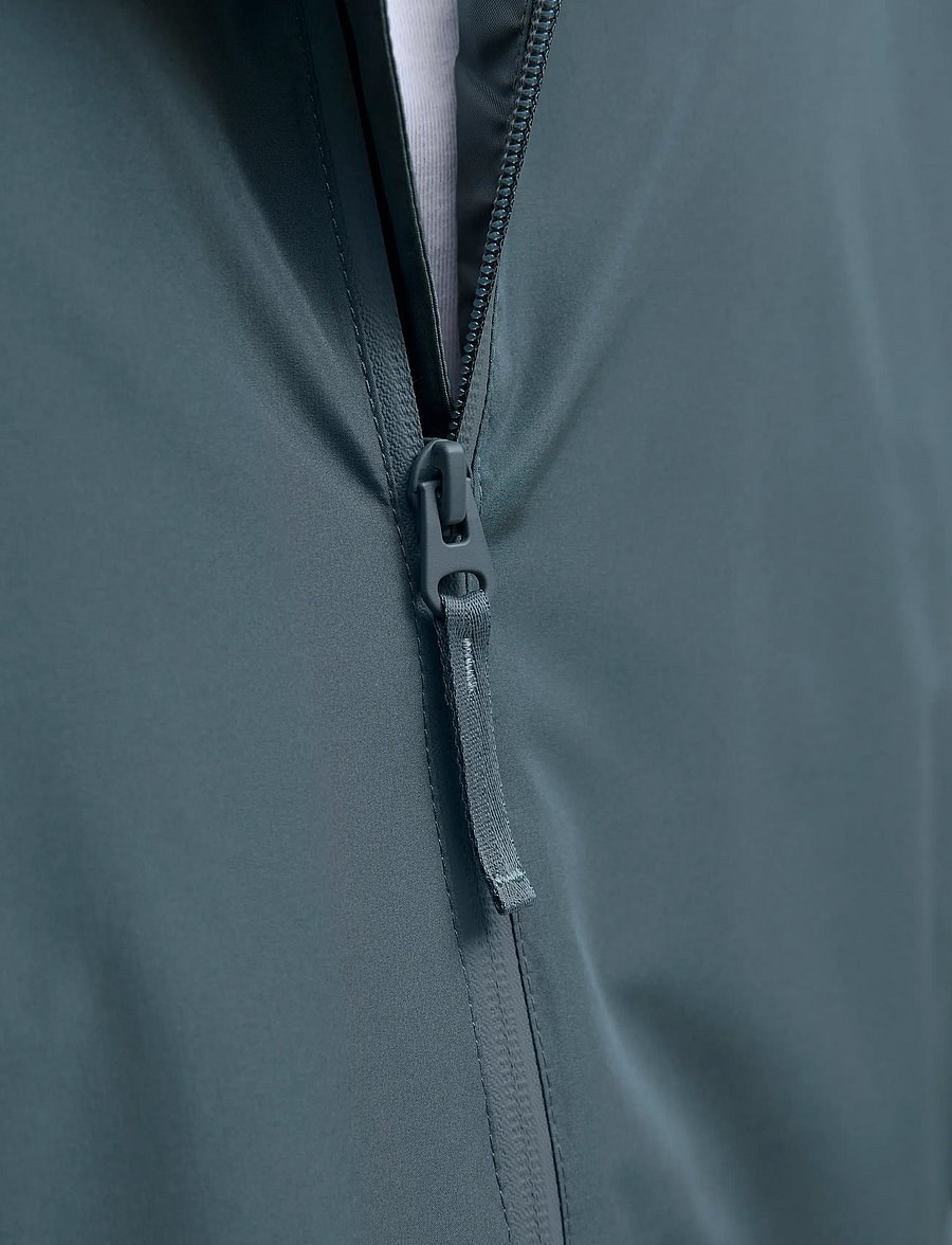 Jack & Jones - JJEFLYNN FUNCTIONAL JACKET NOOS - fall jackets - stormy weather - 4