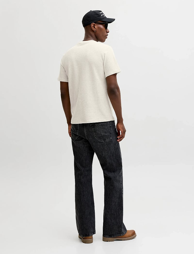 Jack & Jones - JJEAUSTIN TEE SS NOOS - kortærmede t-shirts - antique white - 2