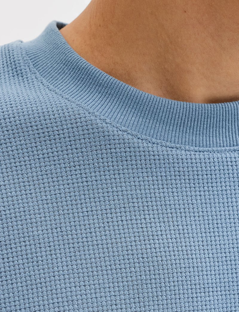 Jack & Jones - JJEAUSTIN TEE SS NOOS - kortærmede t-shirts - blue mirage - 5
