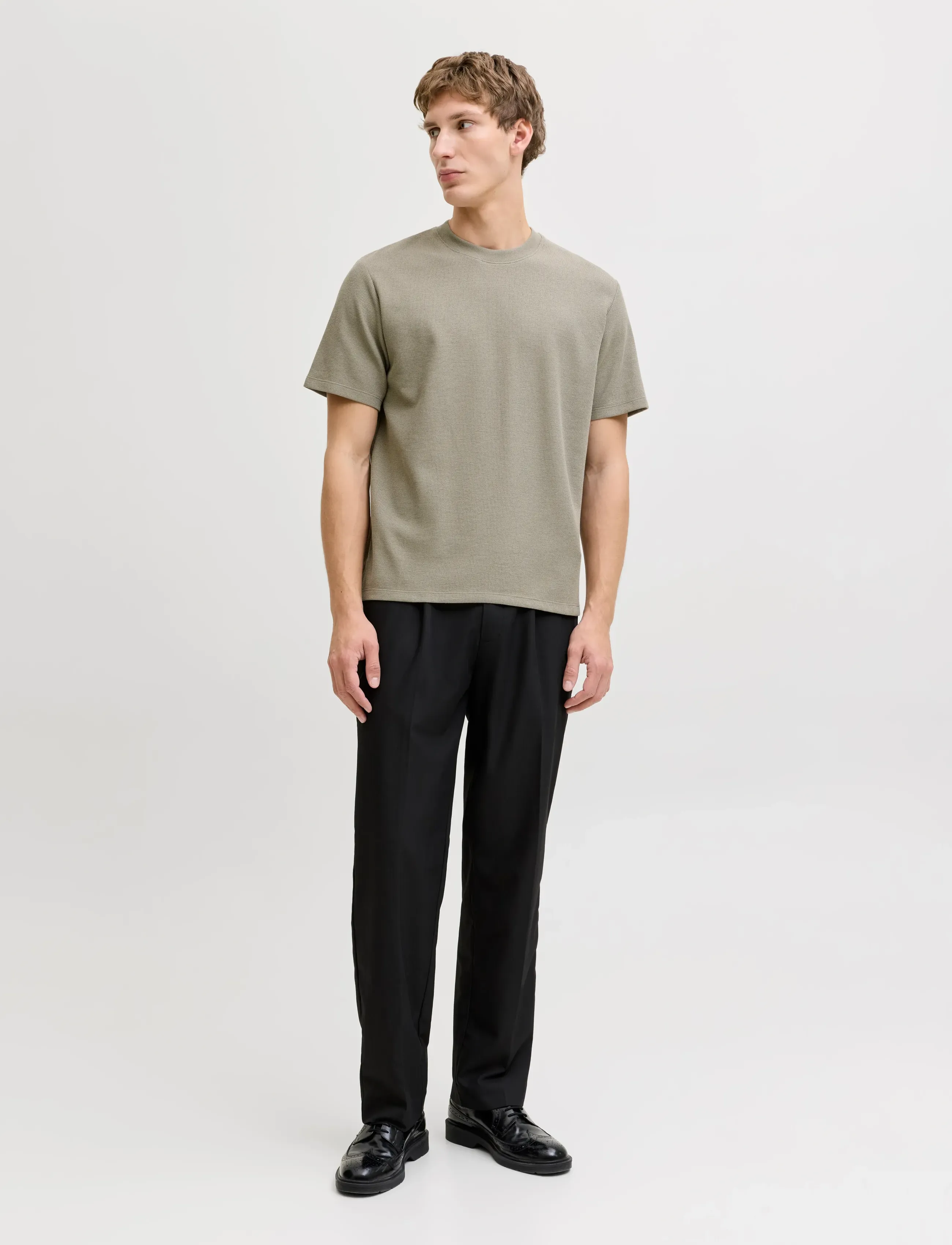 Jack & Jones - JJEAUSTIN TEE SS NOOS - short-sleeved t-shirts - vetiver - 3