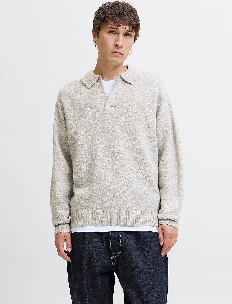 Jack & Jones - JJSOHO OLLIE KNIT SPLIT NECK LN - kootud polosärgid - light grey melange - 3